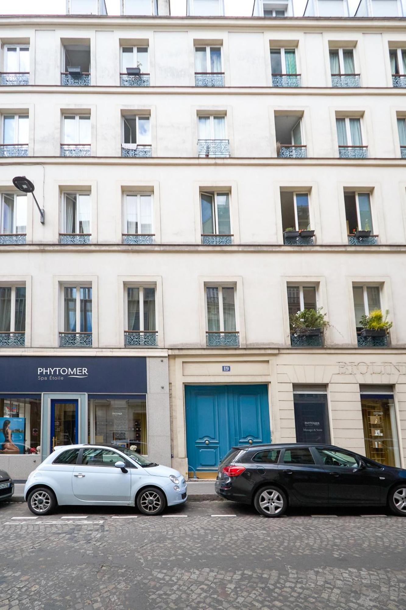 Luxury Apartment Les Champs-Elysees Apartment