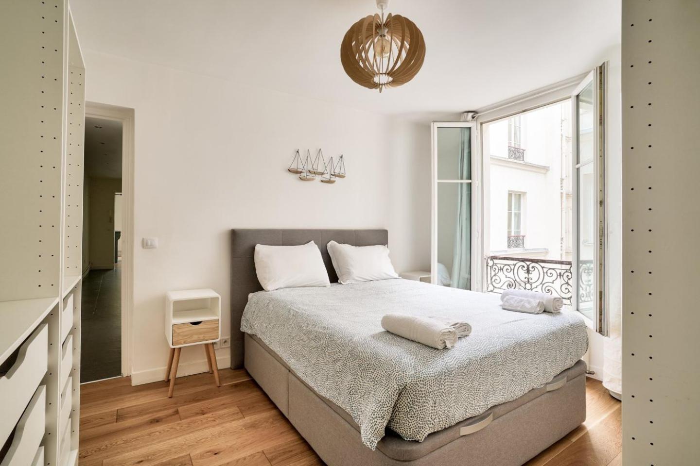 Sublime In The 17th District Apartment Paris
