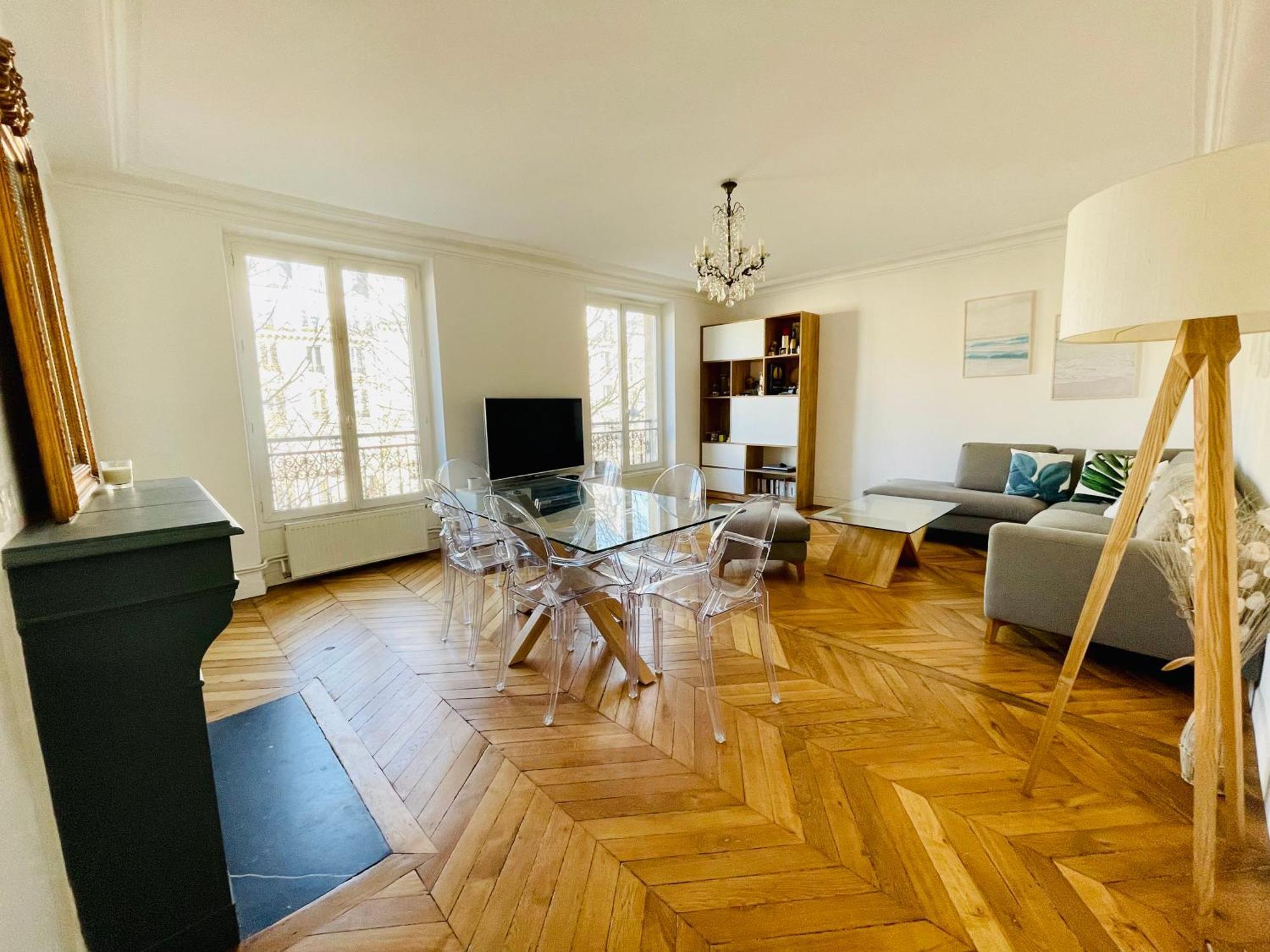 Sublime In The 17th District Paris