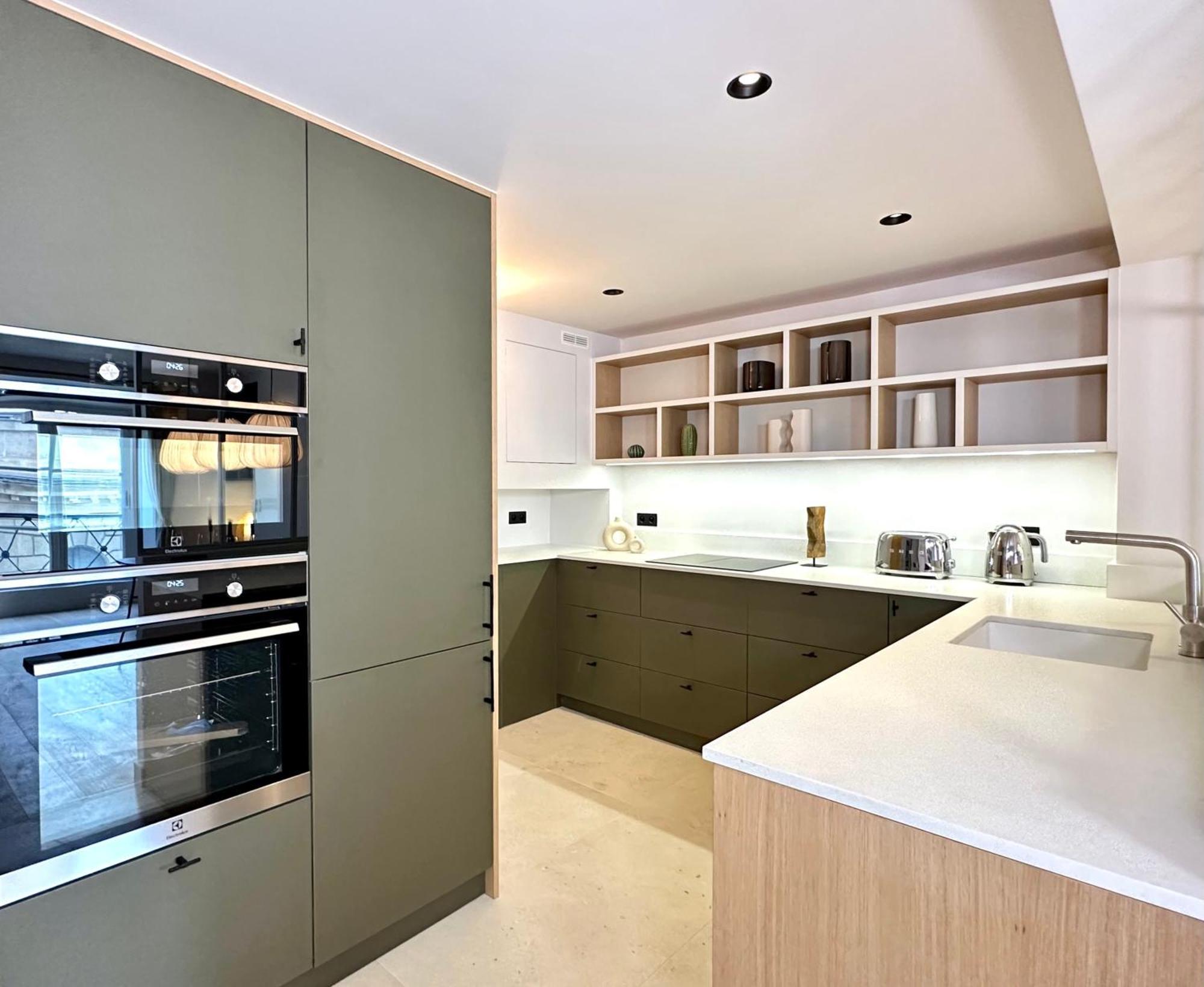 Spacious Luxembourg Garden Family Flat *