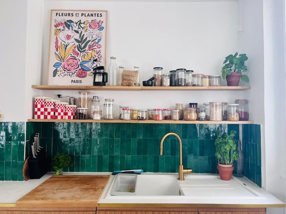 Cosy Batignolles Apartment *