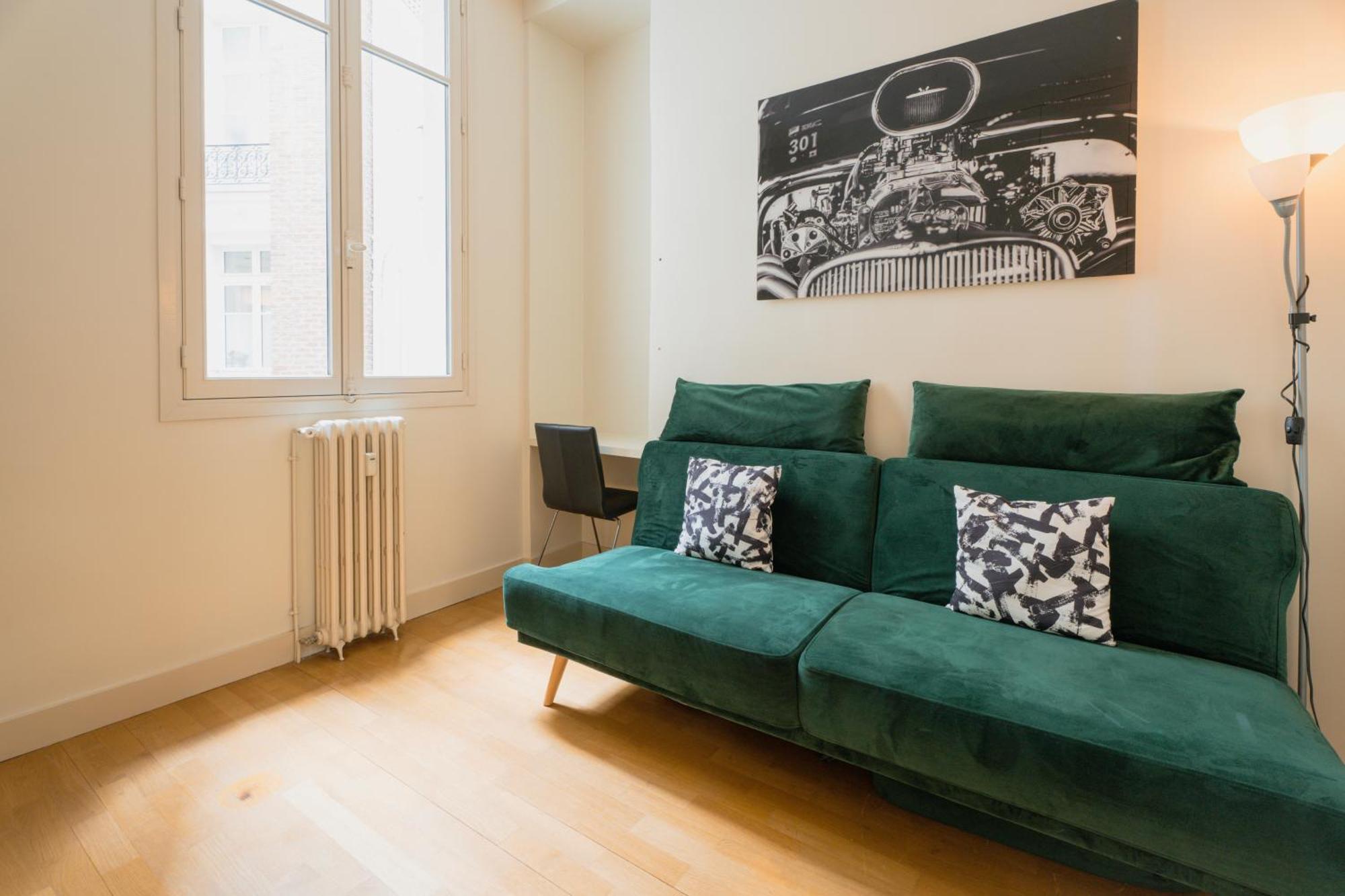Luxe Arc De Triomphe Apartment Paris