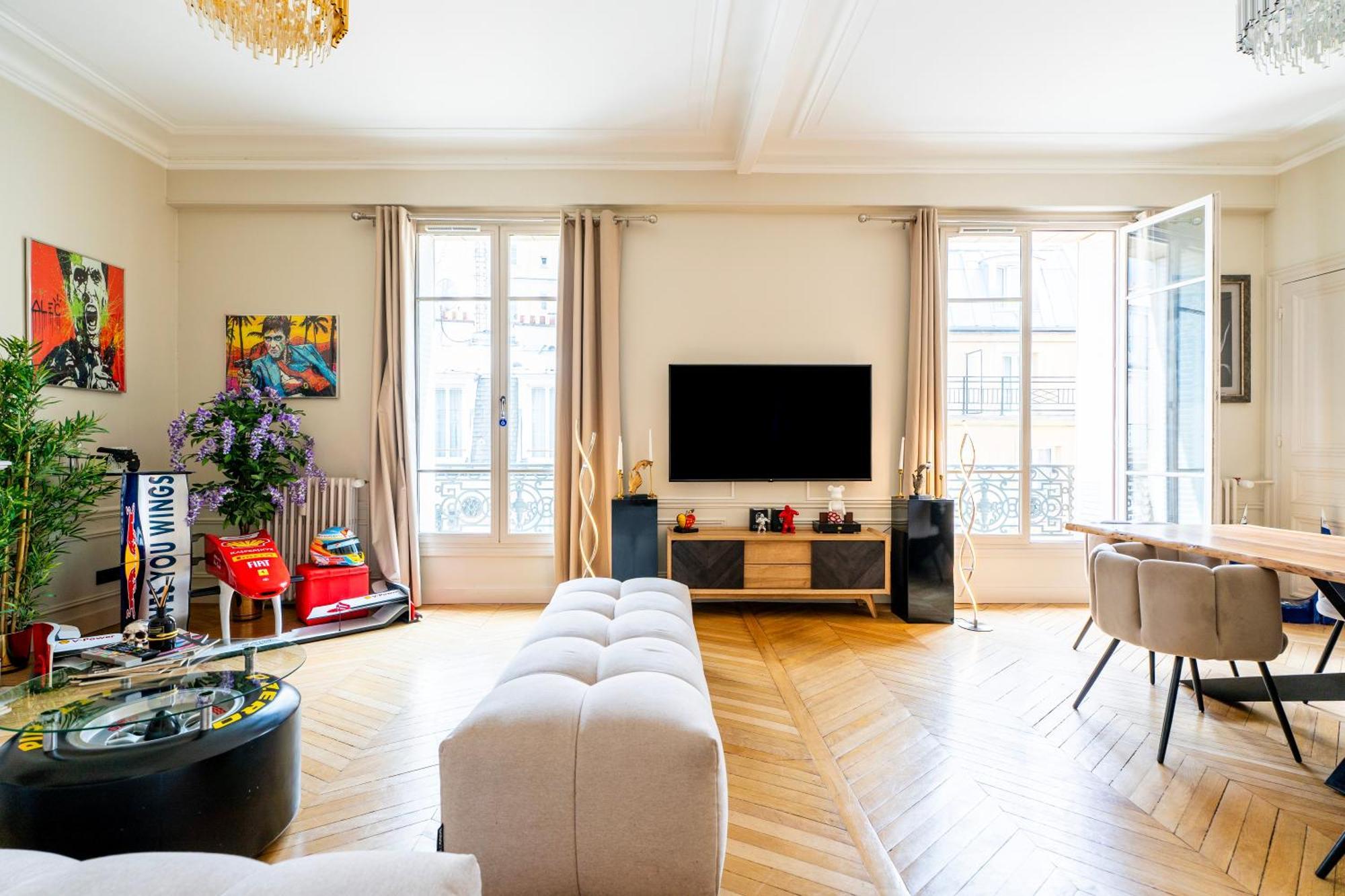Luxe Arc De Triomphe Apartment