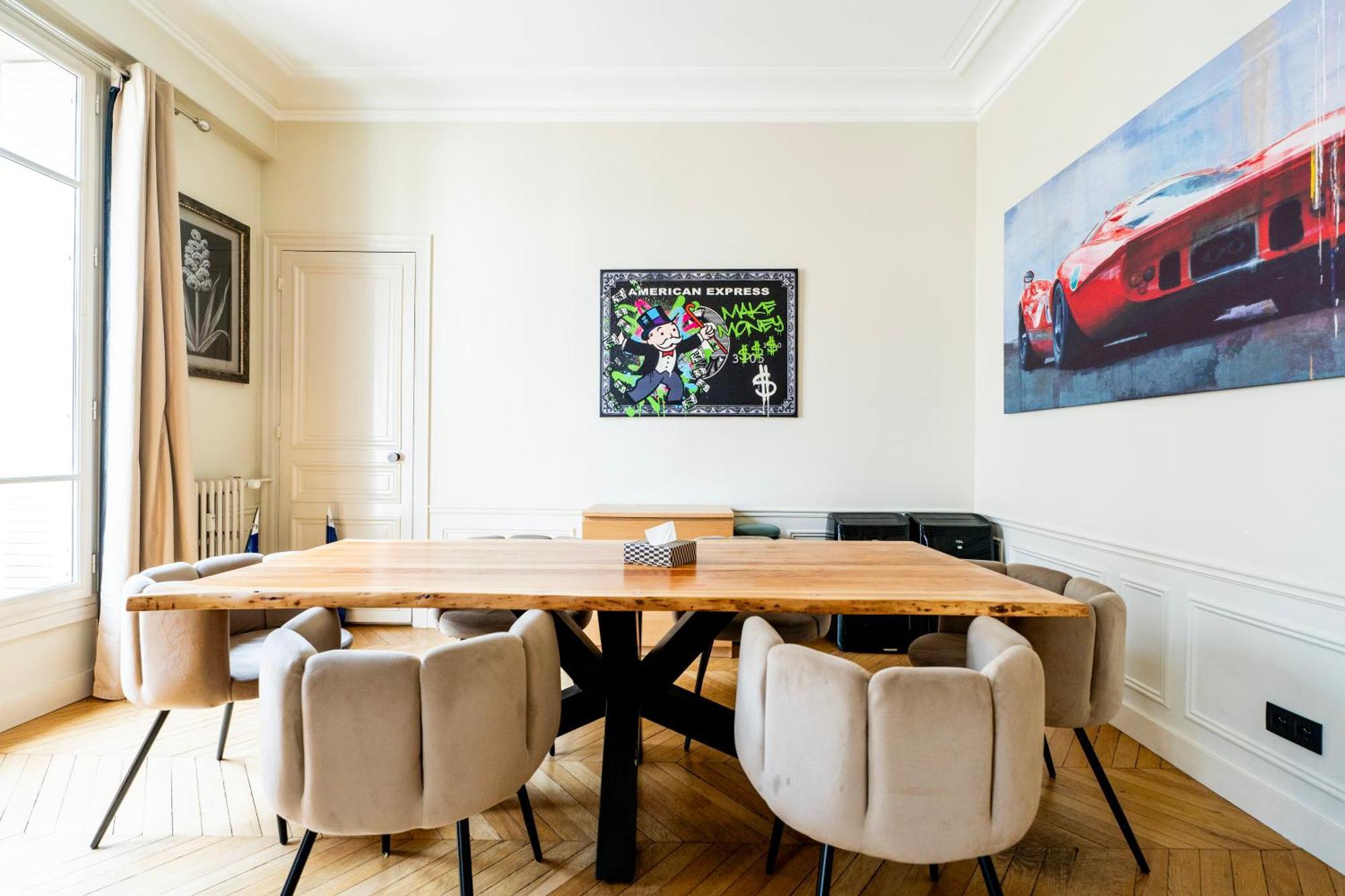 Luxe Arc De Triomphe Apartment *