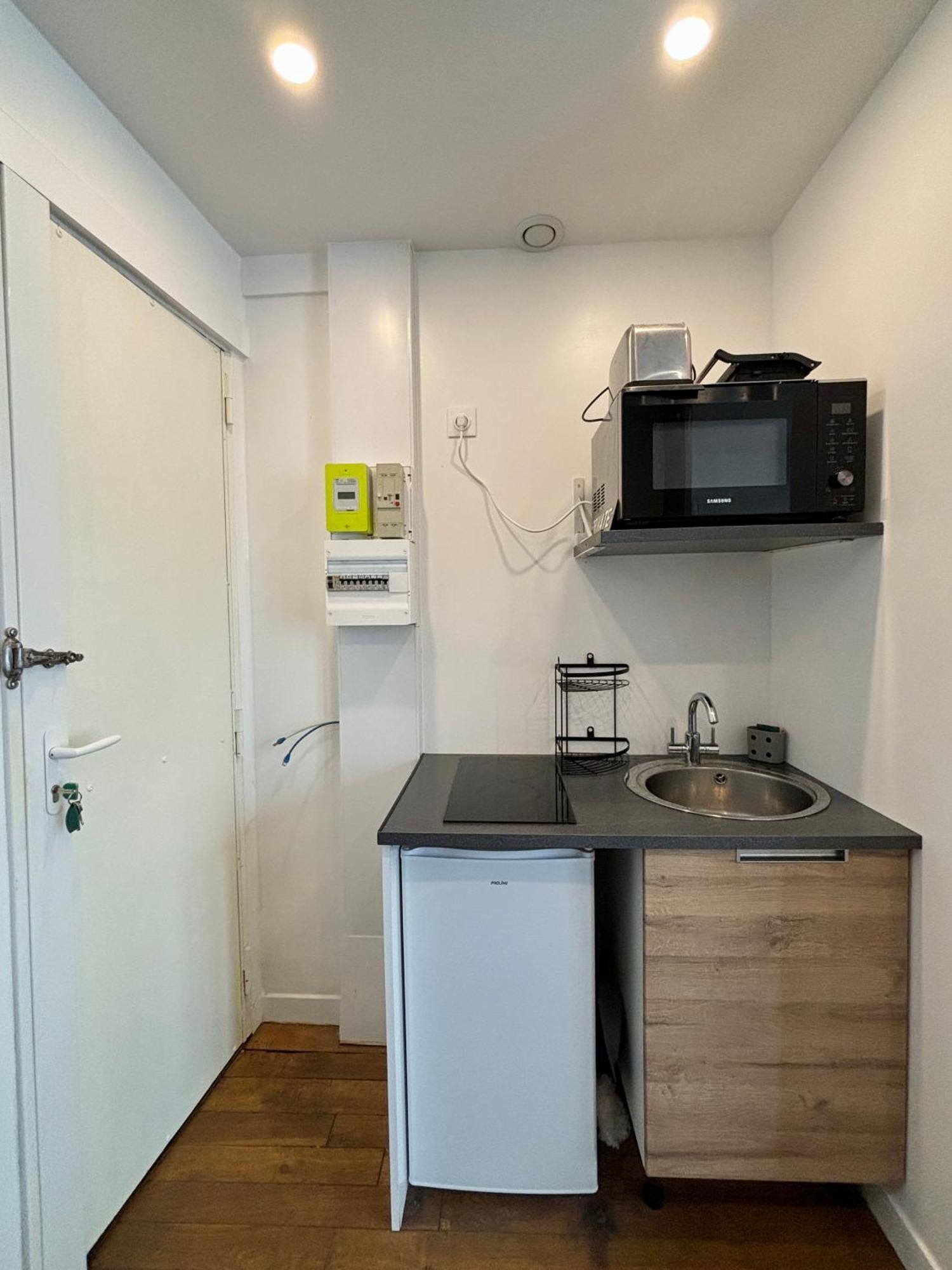 Apartment Studio Abbesses Montmartre Paris