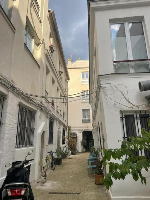 Charming 40 M2, 10th Apartment Paris