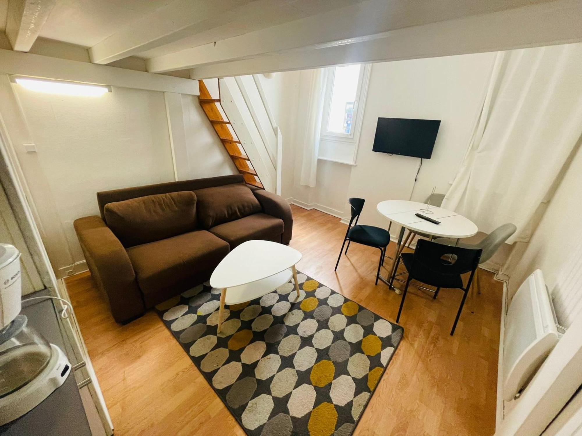 Apartment Centre De - Le Marais Bastille Voltaire - 4 Personnes
