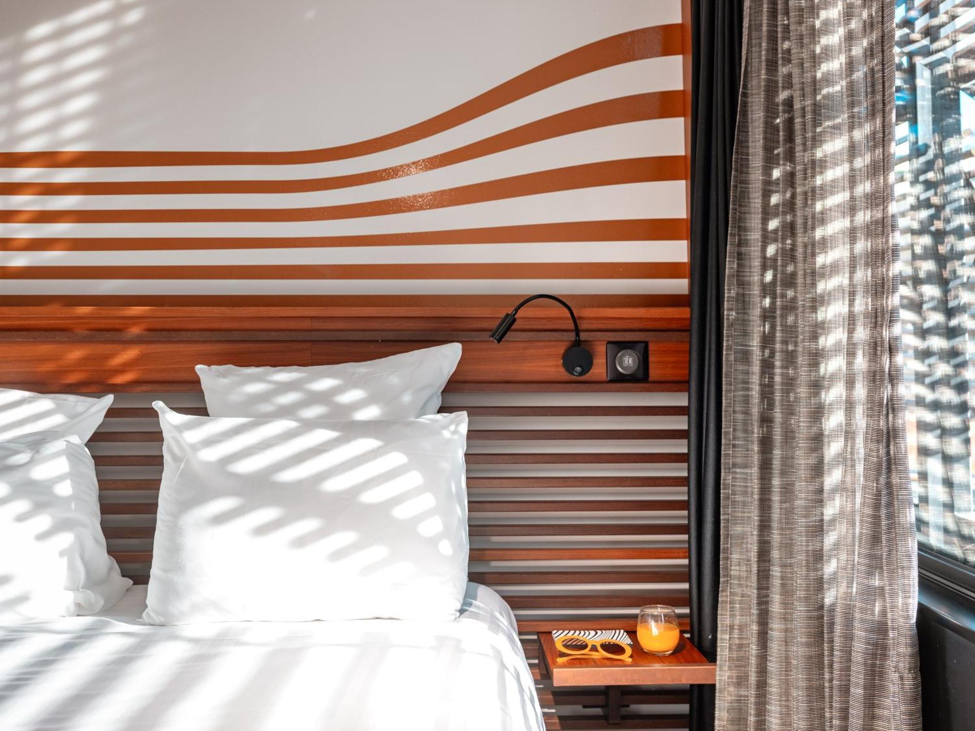 Off Seine Hotel