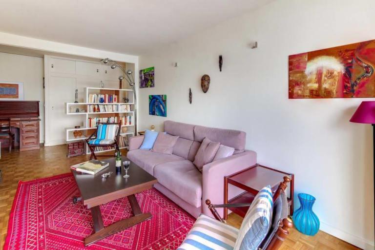 Guestready-spacious Near Exhibition Park Apartment