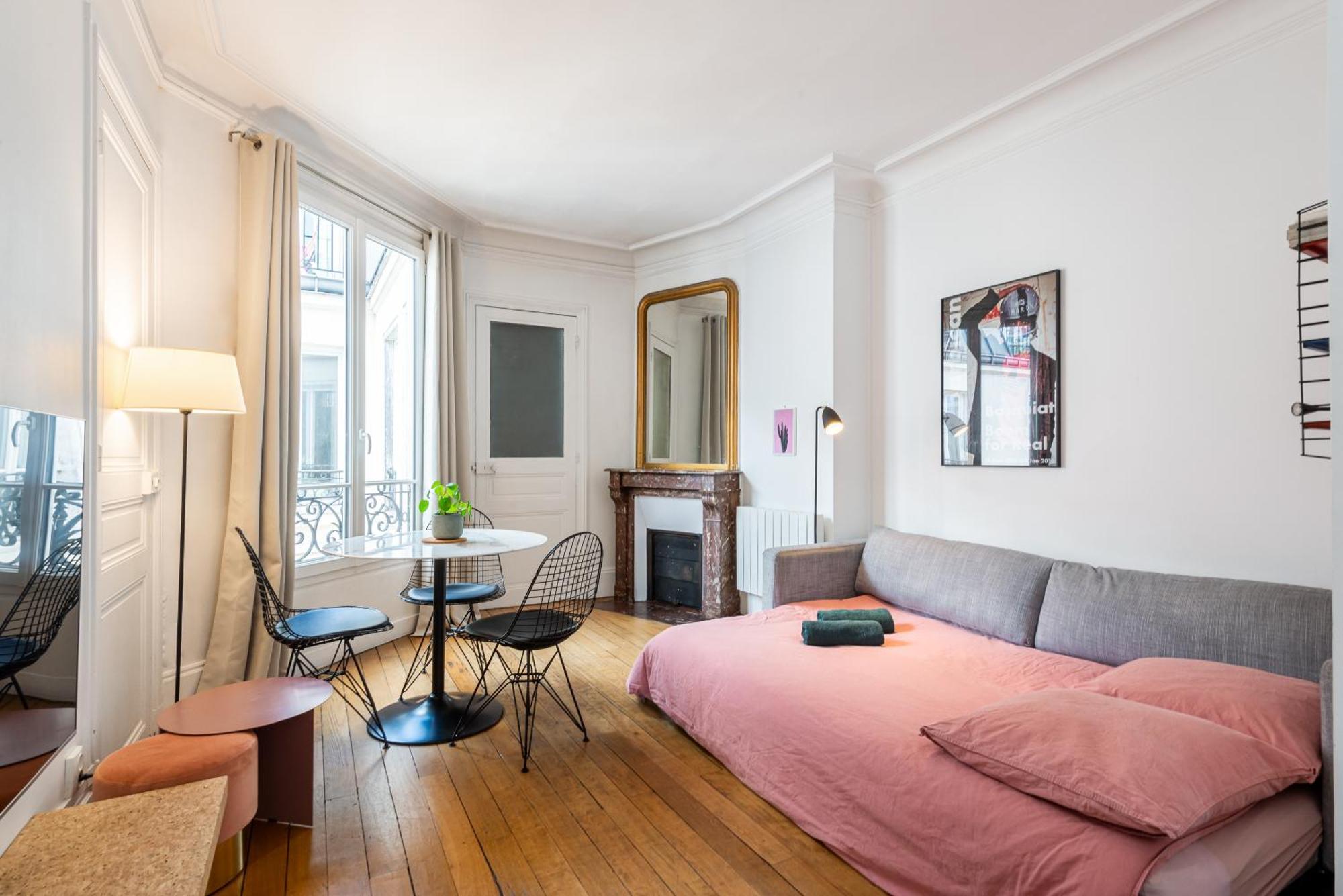 Entre Montmartre Et Canal Saint Martin-gare Du Nord Apartment Paris