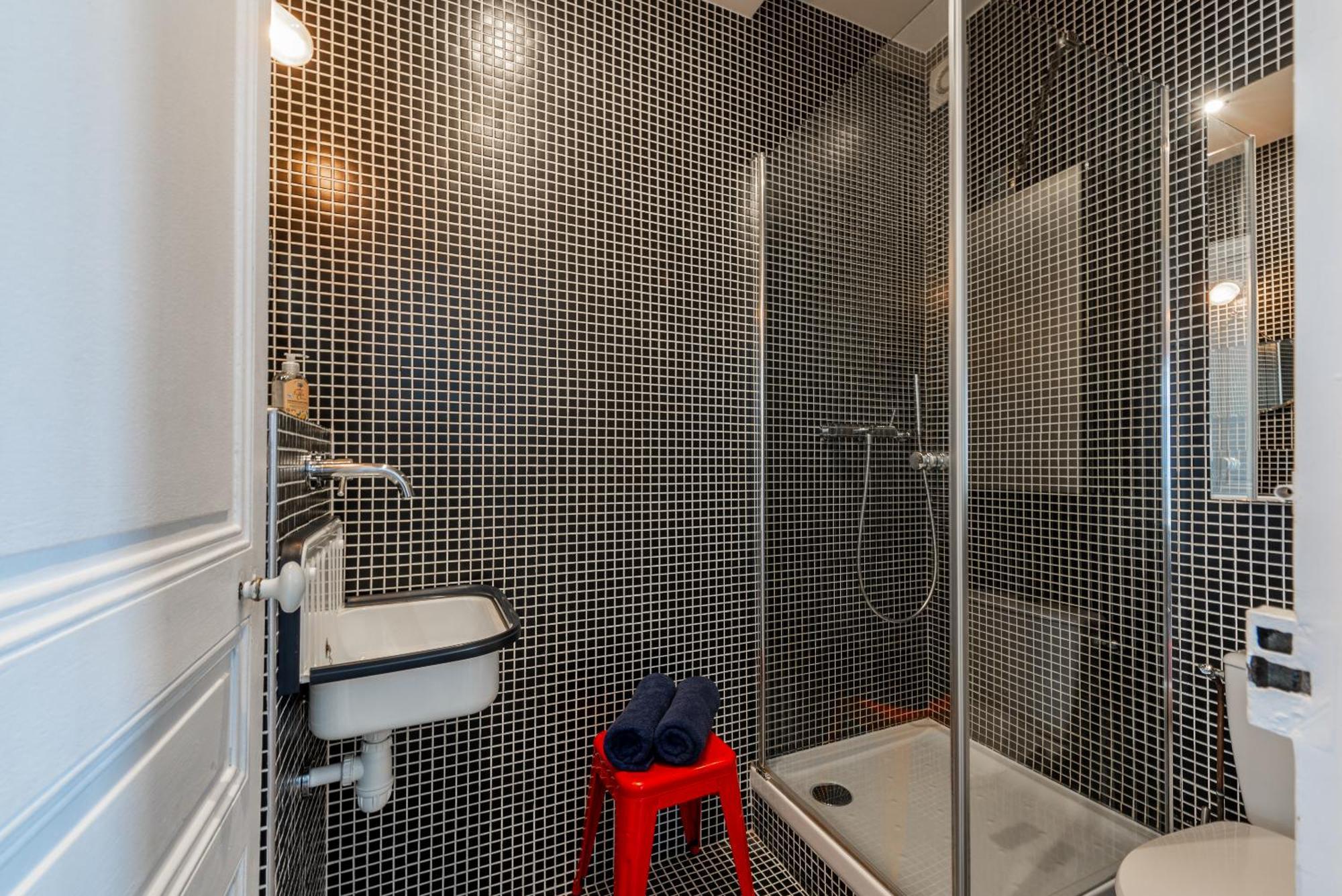 Entre Montmartre Et Canal Saint Martin-gare Du Nord Apartment Paris