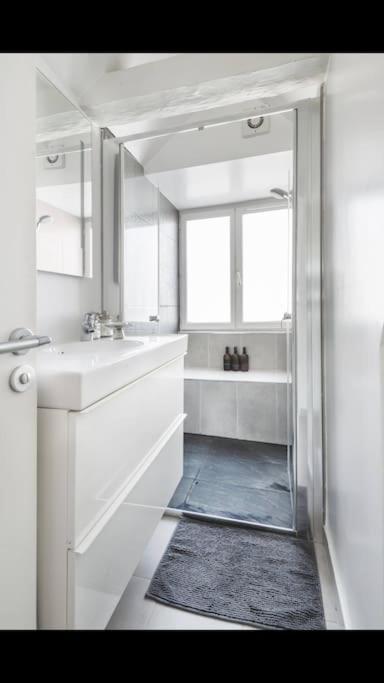 Design & Luxury - Montorgueil Apartment Paris