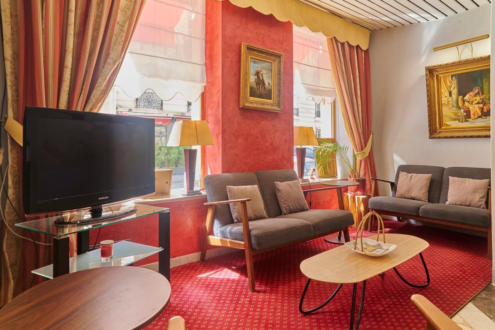 Poussin Hotel