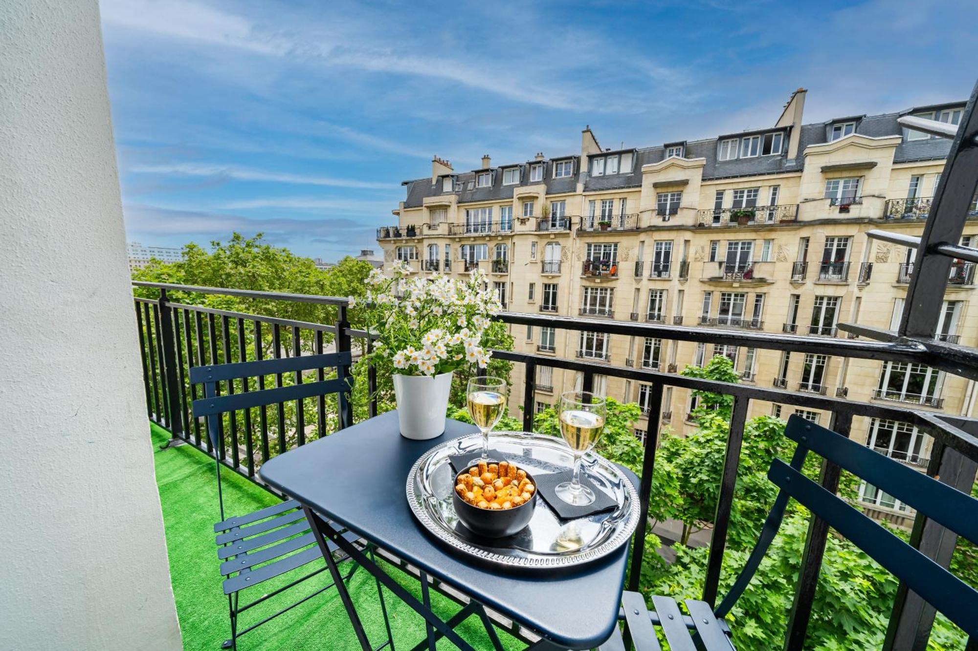Le Cercle Tour Eiffel Hotel Paris