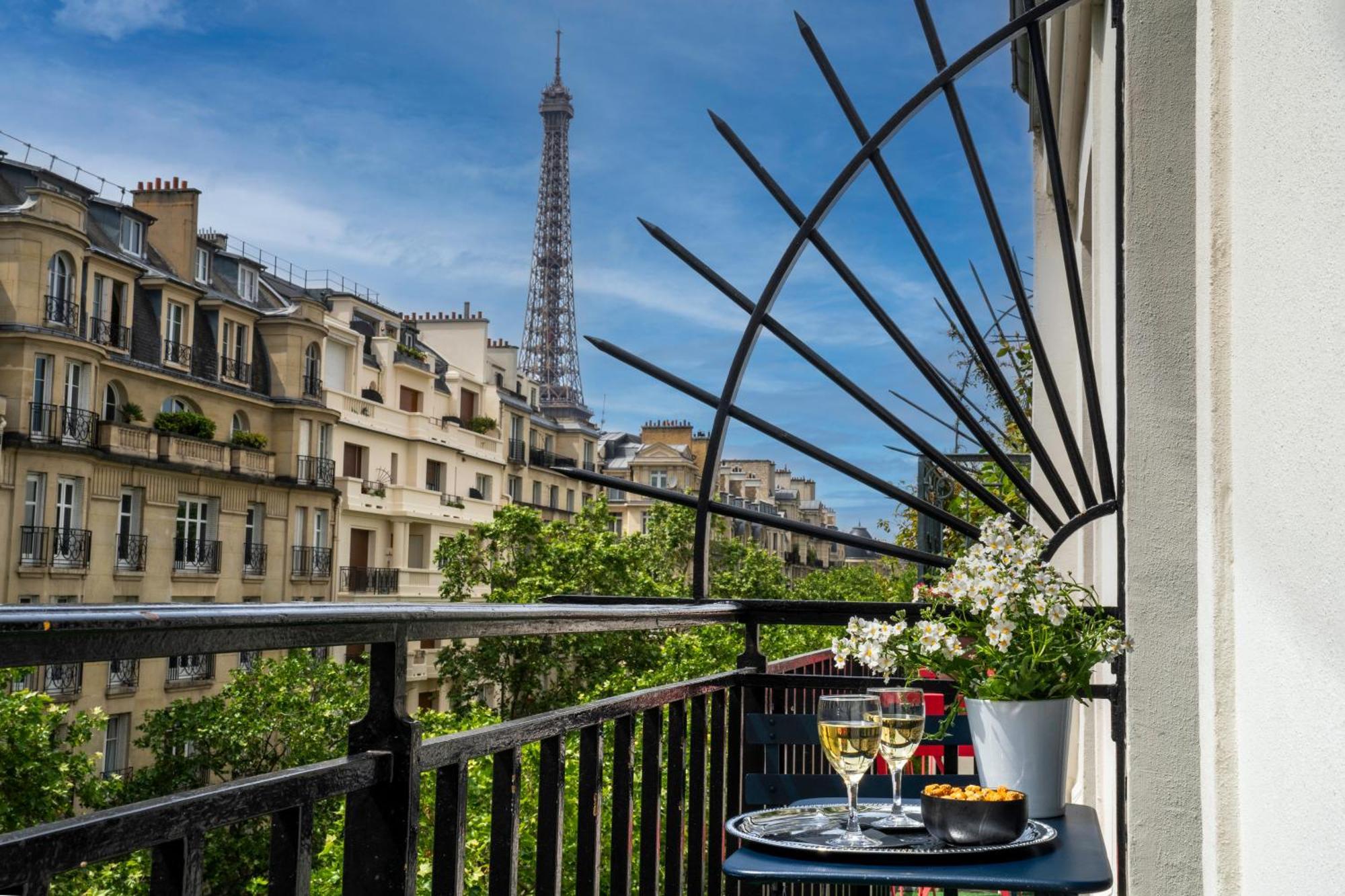 Le Cercle Tour Eiffel 3*