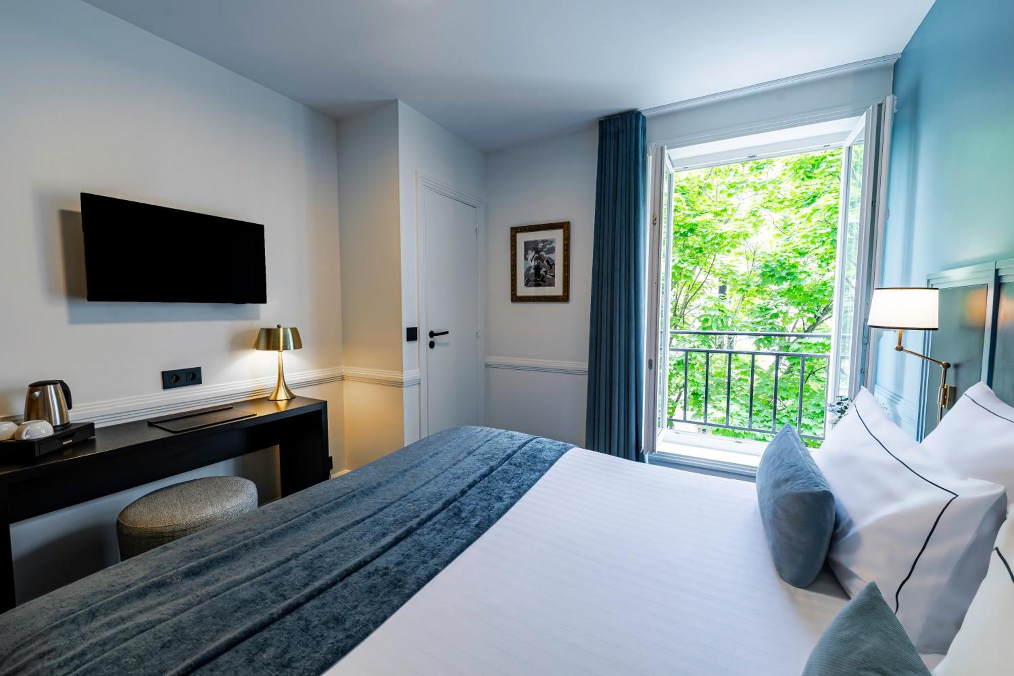 Le Cercle Tour Eiffel Hotel