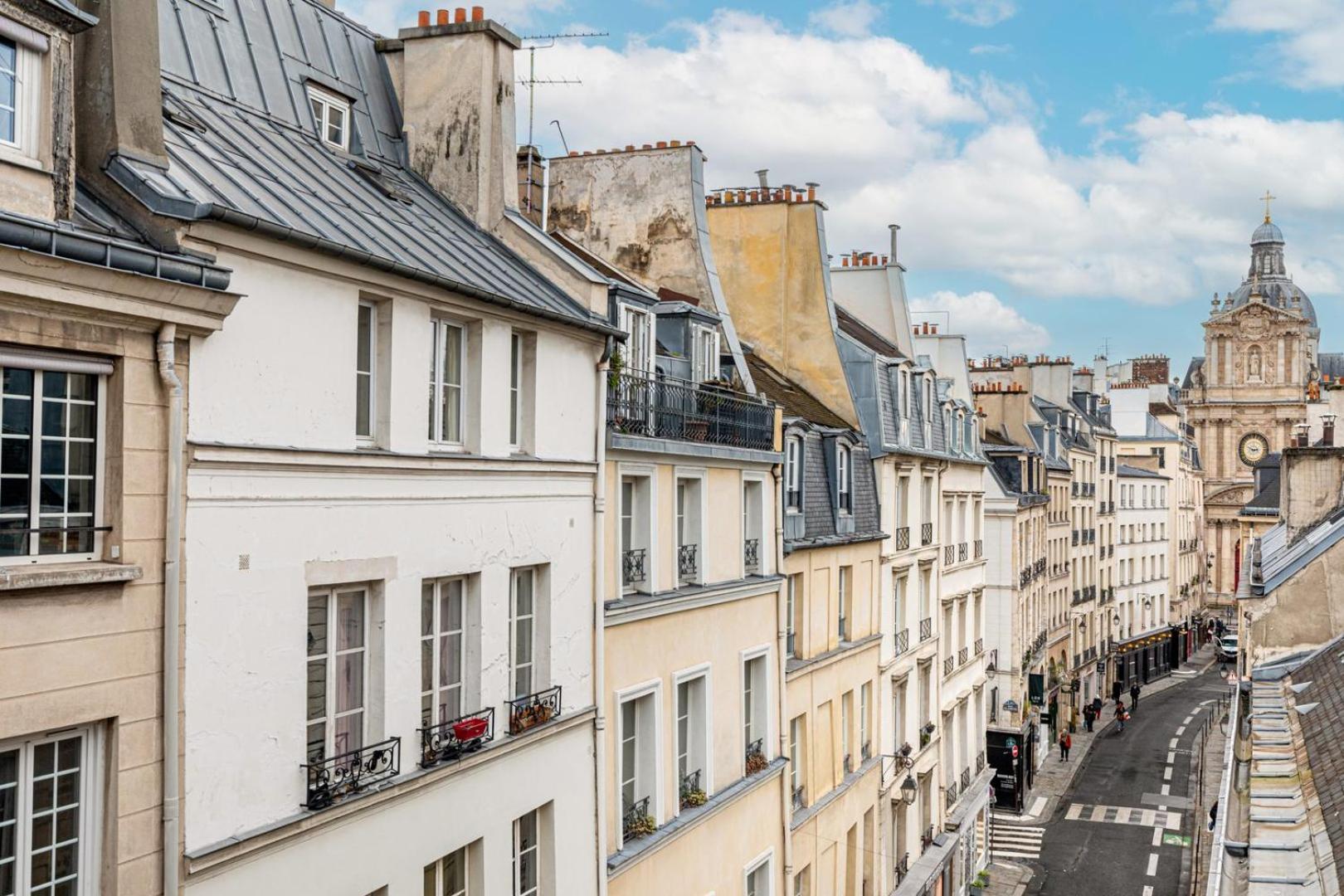 Guestready - Exposed Beams Flat Near Le Marais * Paris