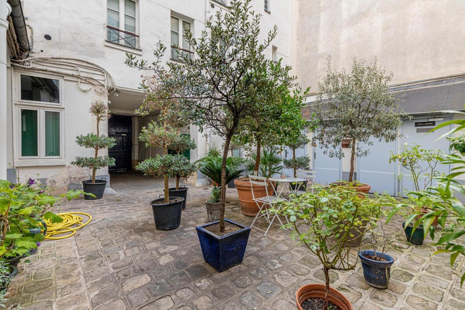 Guestready - Elysee Palace Marble Haven * Paris