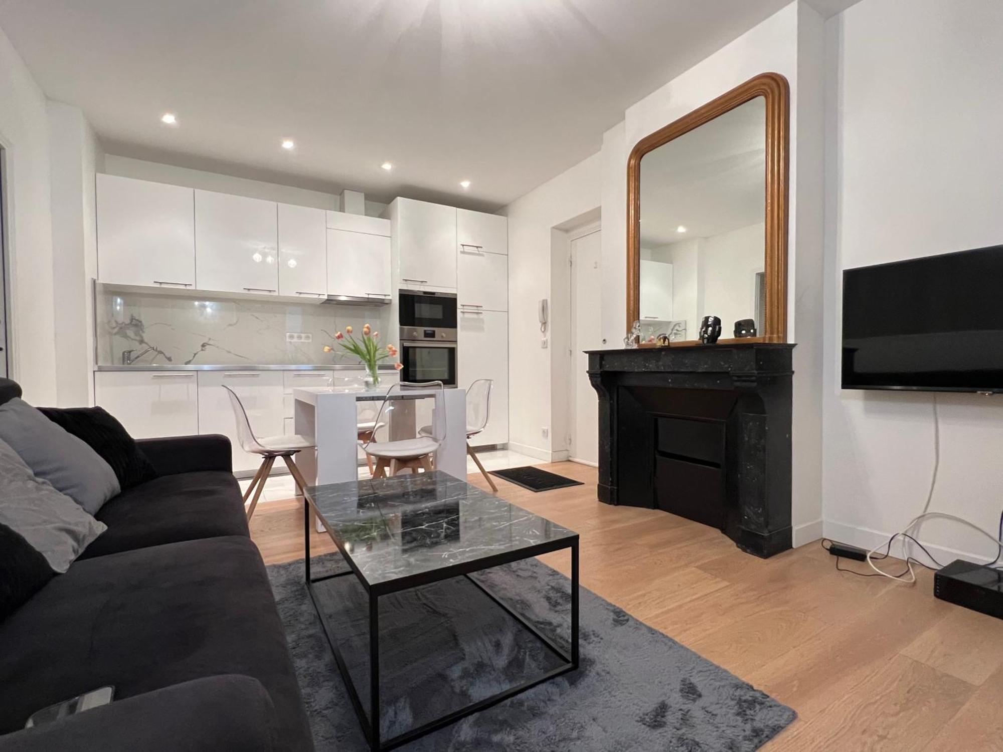 Luxury Appartment, Champs Elysees, Neuf ! Appartement