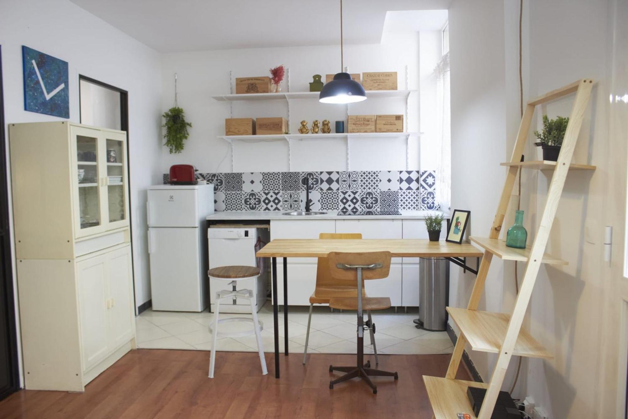 Practical And Cosy Nest In A Good Location Paris