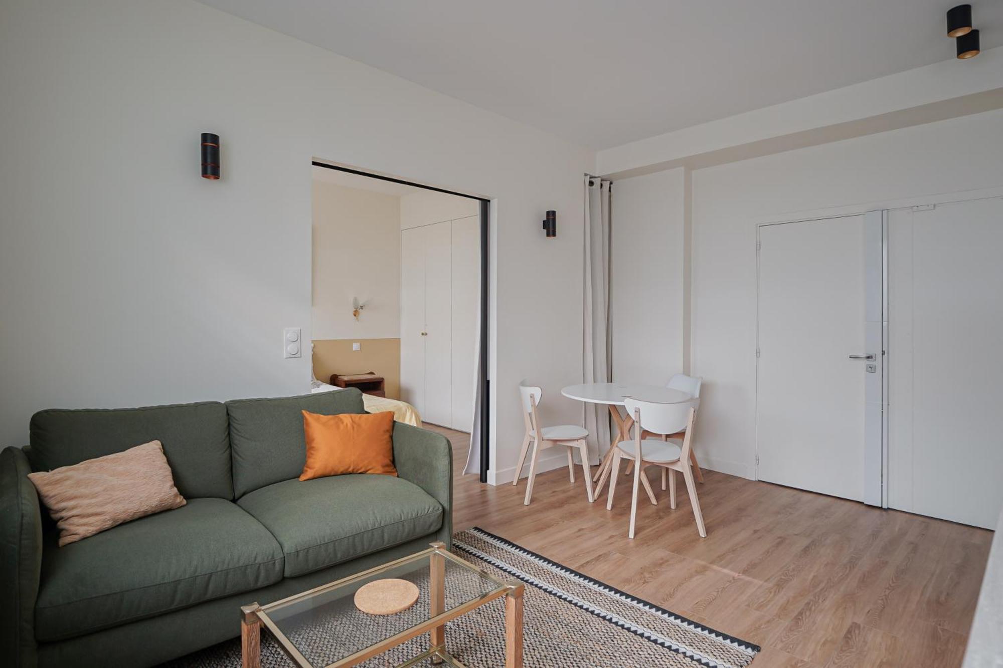 Moderne Et Chic Proche Tour Eiffel Apartment
