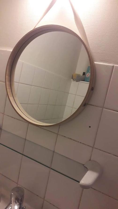 Appartement Petite Maison Avec Cour Dans Les Beaux Quartiers-vous Faites Le Menage- Very Good Prices For T-h-e Location But You Have To Clea-n Th-e Flat
