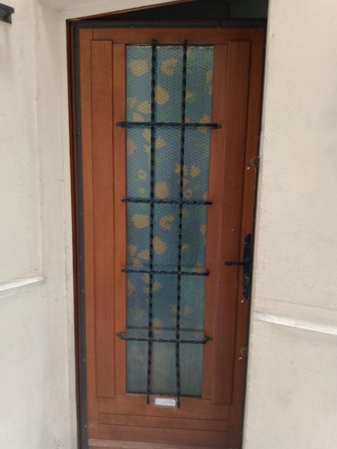 Appartement Petite Maison Avec Cour Dans Les Beaux Quartiers-vous Faites Le Menage- Very Good Prices For T-h-e Location But You Have To Clea-n Th-e Flat