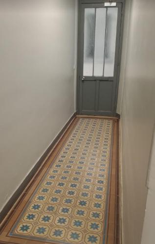 Appartement Petite Maison Avec Cour Dans Les Beaux Quartiers-vous Faites Le Menage- Very Good Prices For T-h-e Location But You Have To Clea-n Th-e Flat *