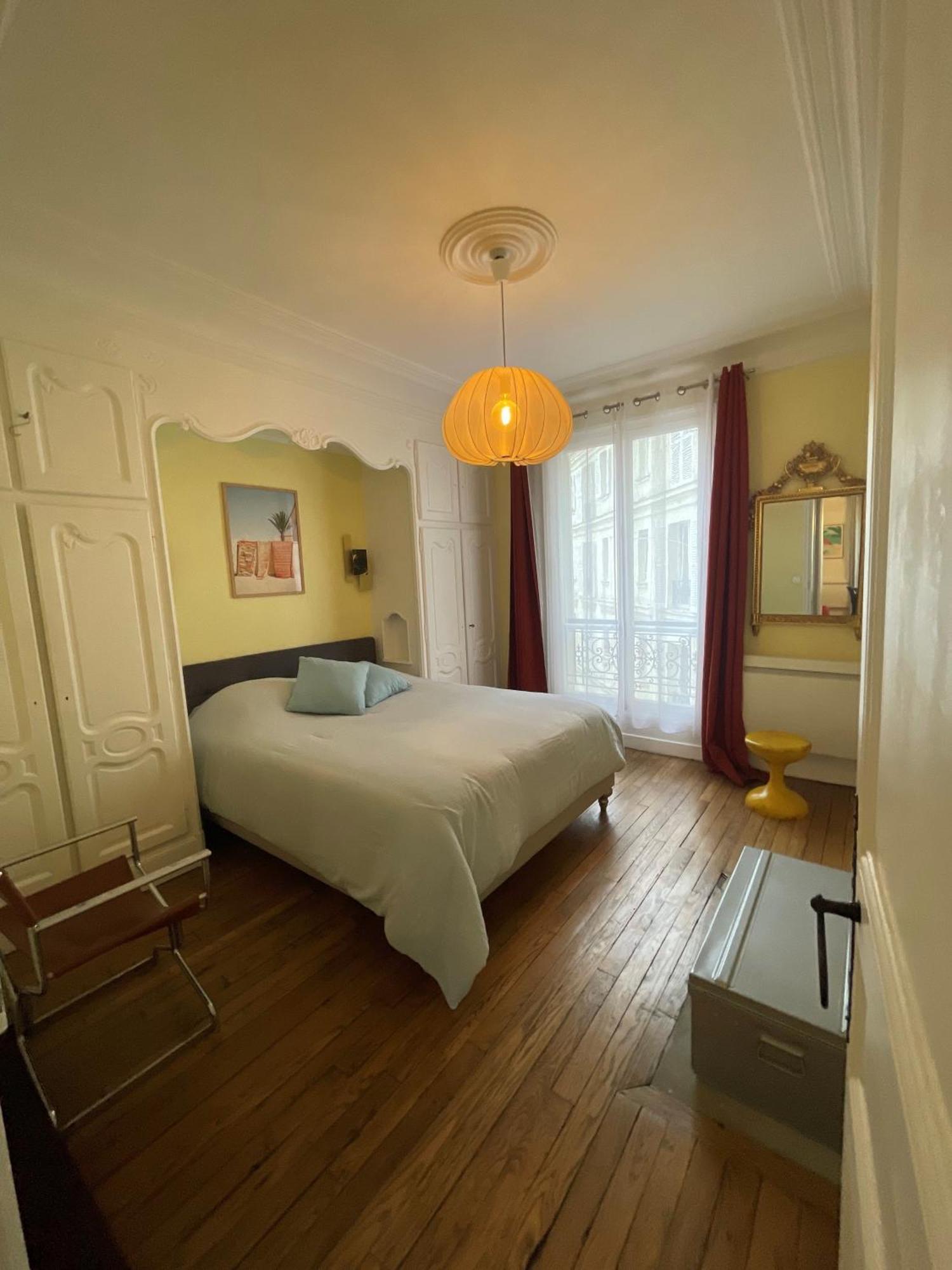 Spatious Charming Parisian Flat Apartment