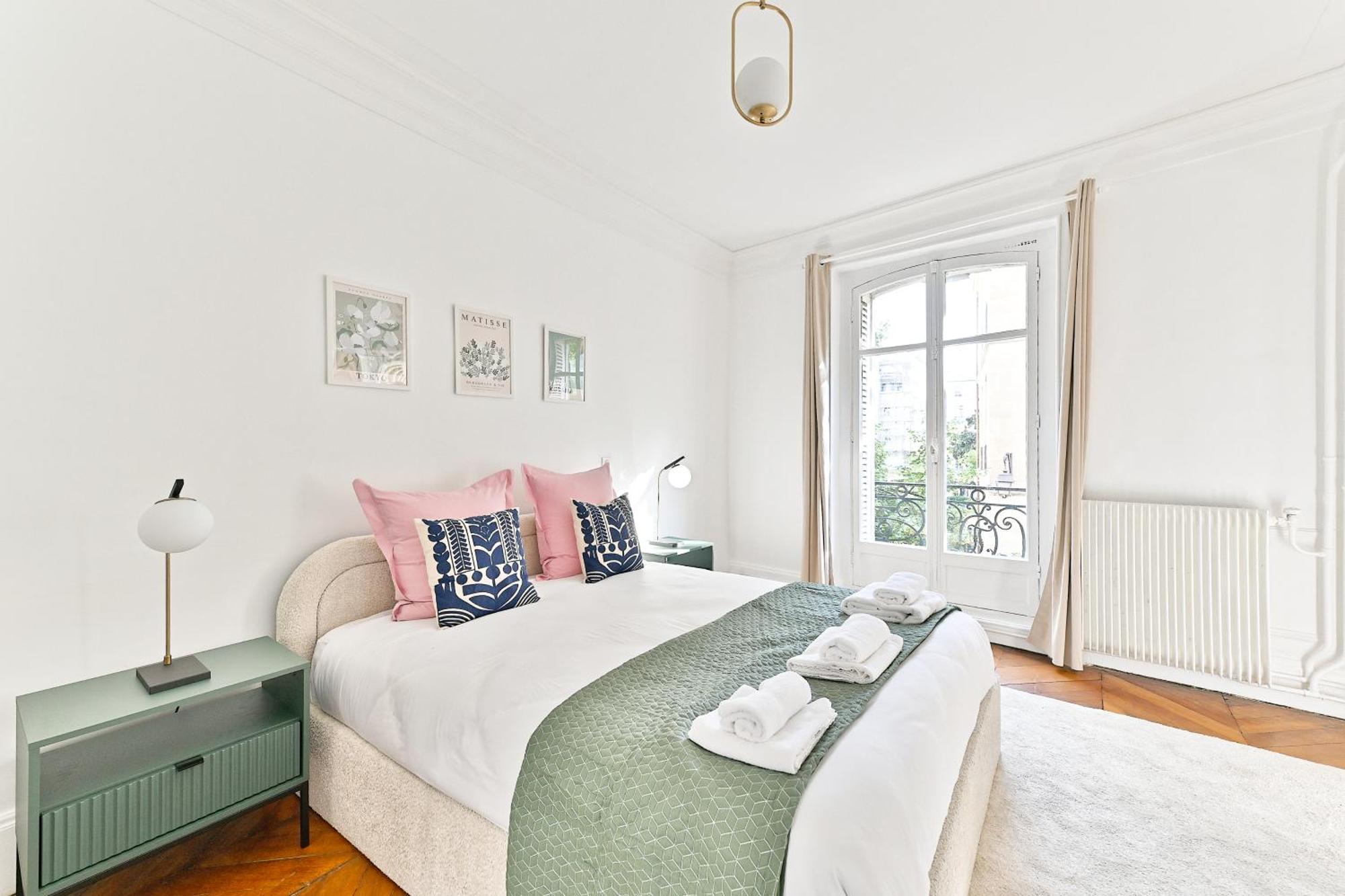 Parisien Spacieux #marais #rivoli Apartment