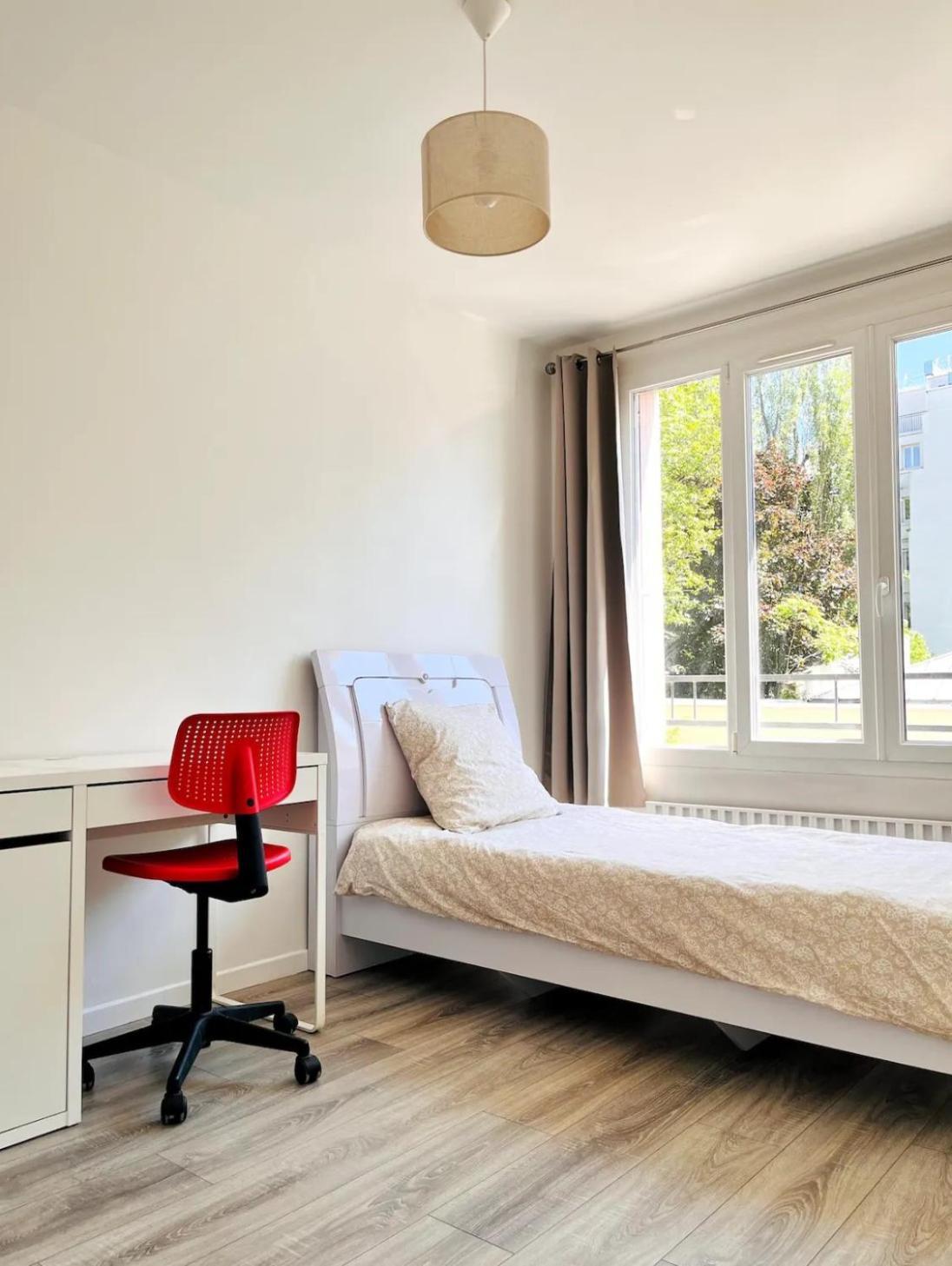 Charmant T3 Avec Parking Prive Apartment