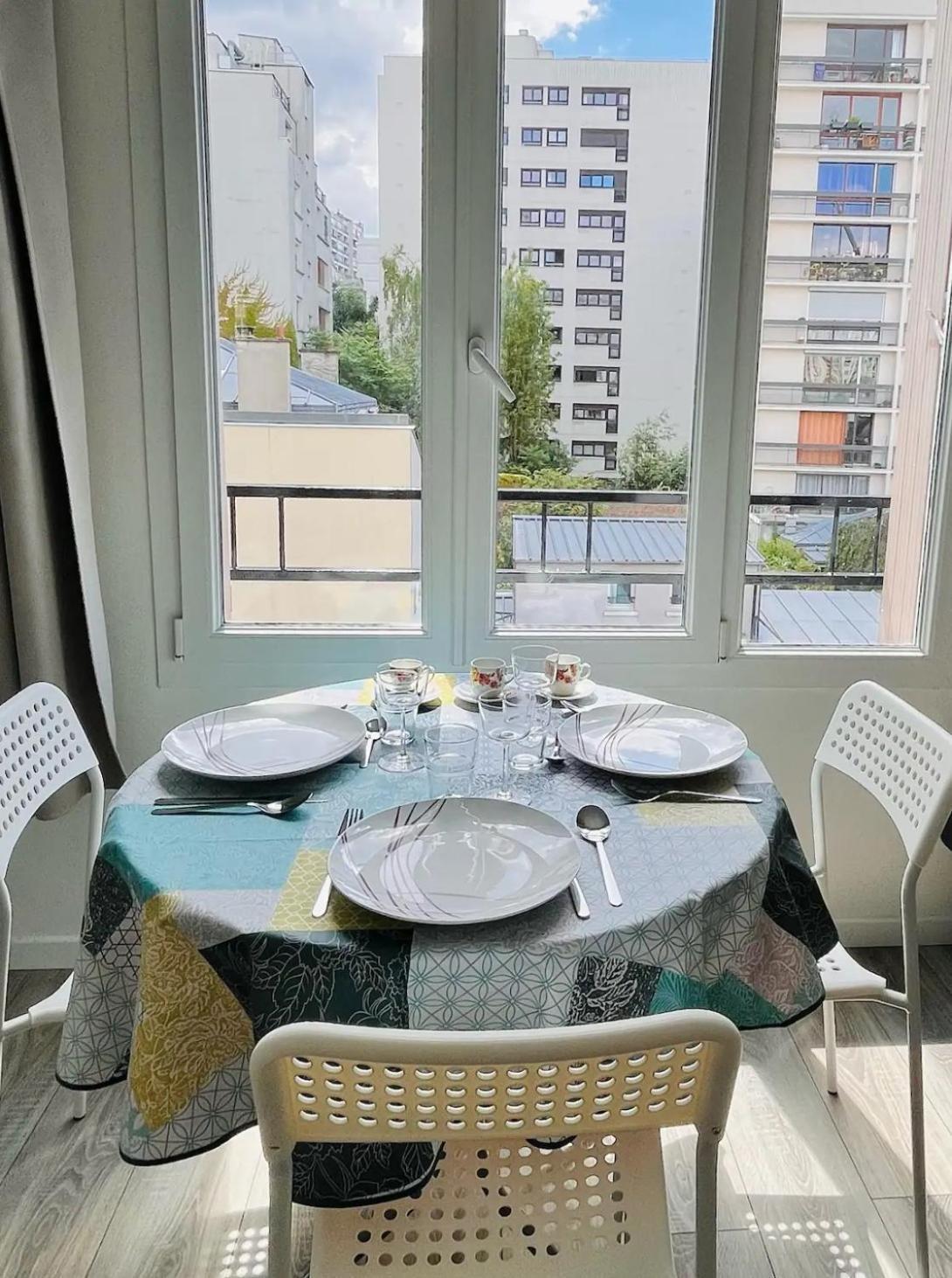 Charmant T3 Avec Parking Prive Apartment
