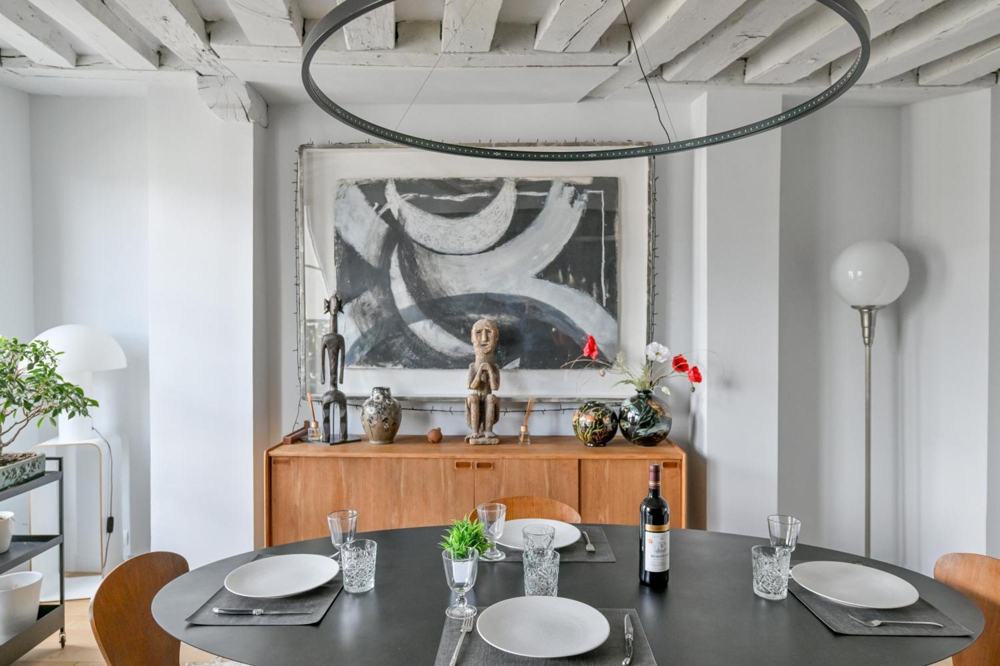 Stunning One-bedroom, Marais - Place Des Vosges