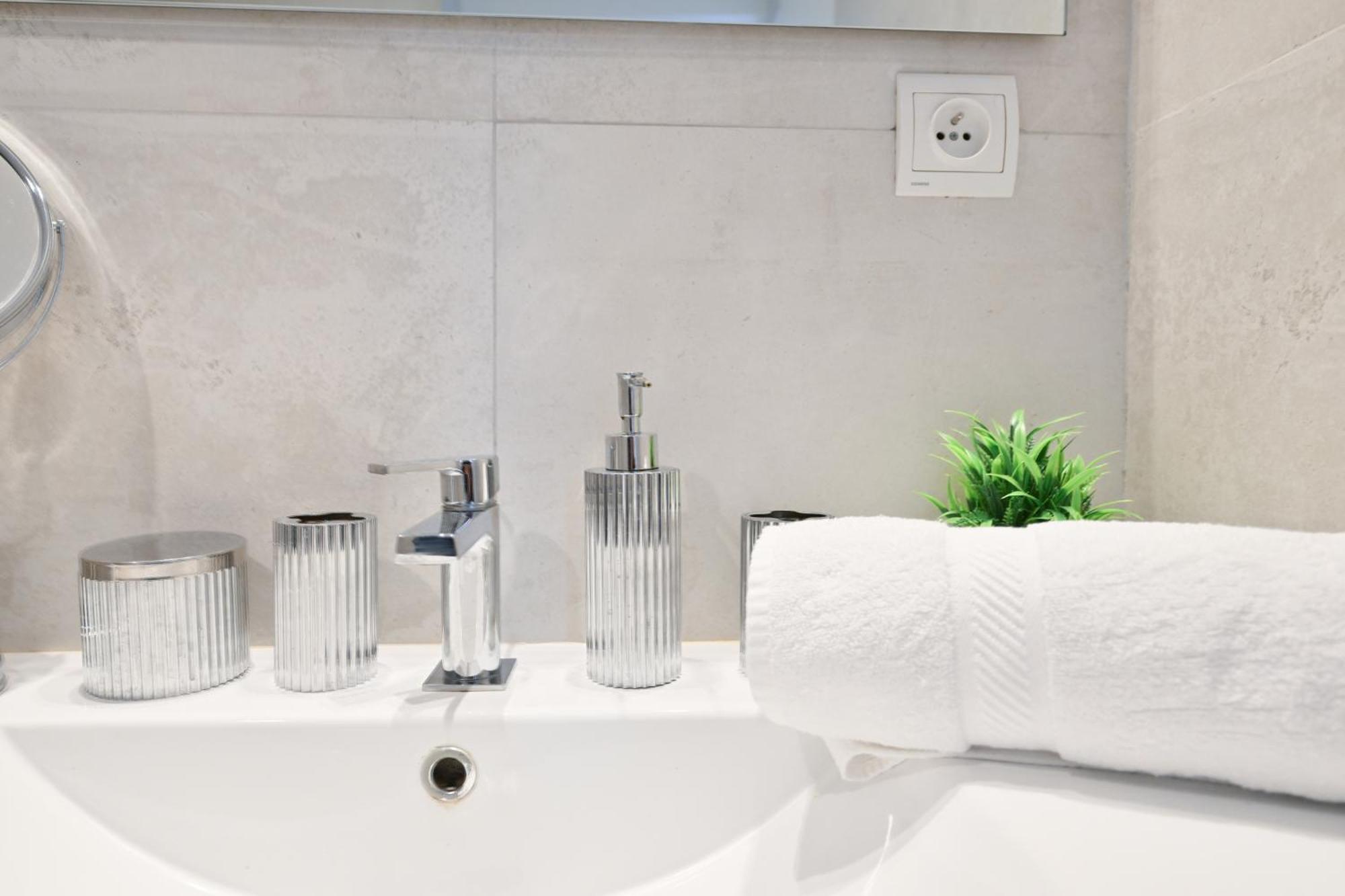 Stunning One-bedroom, Marais - Place Des Vosges * Paris