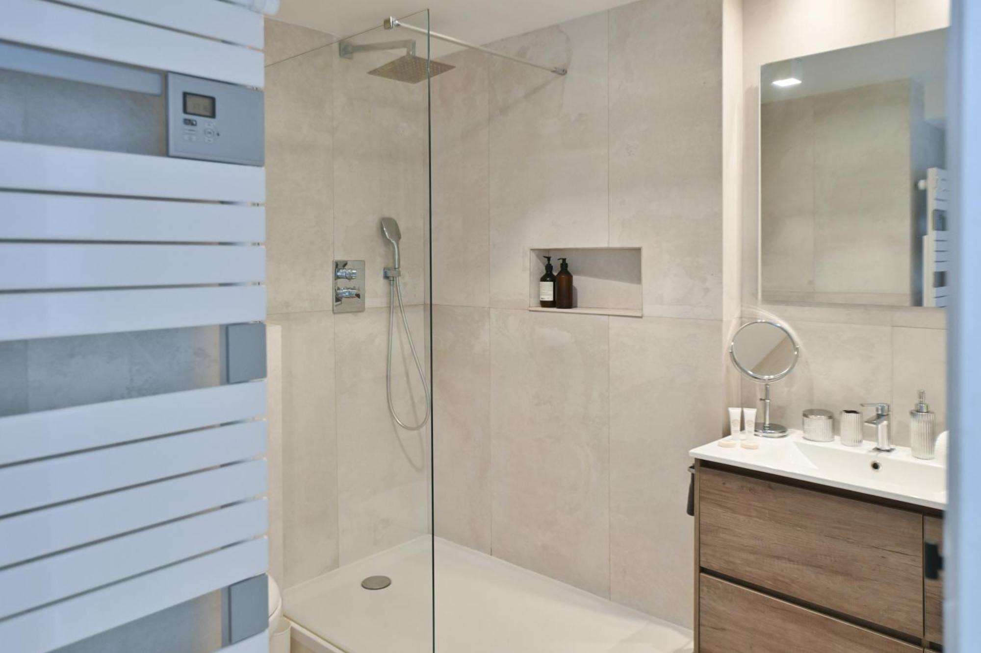 Stunning One-bedroom, Marais - Place Des Vosges *