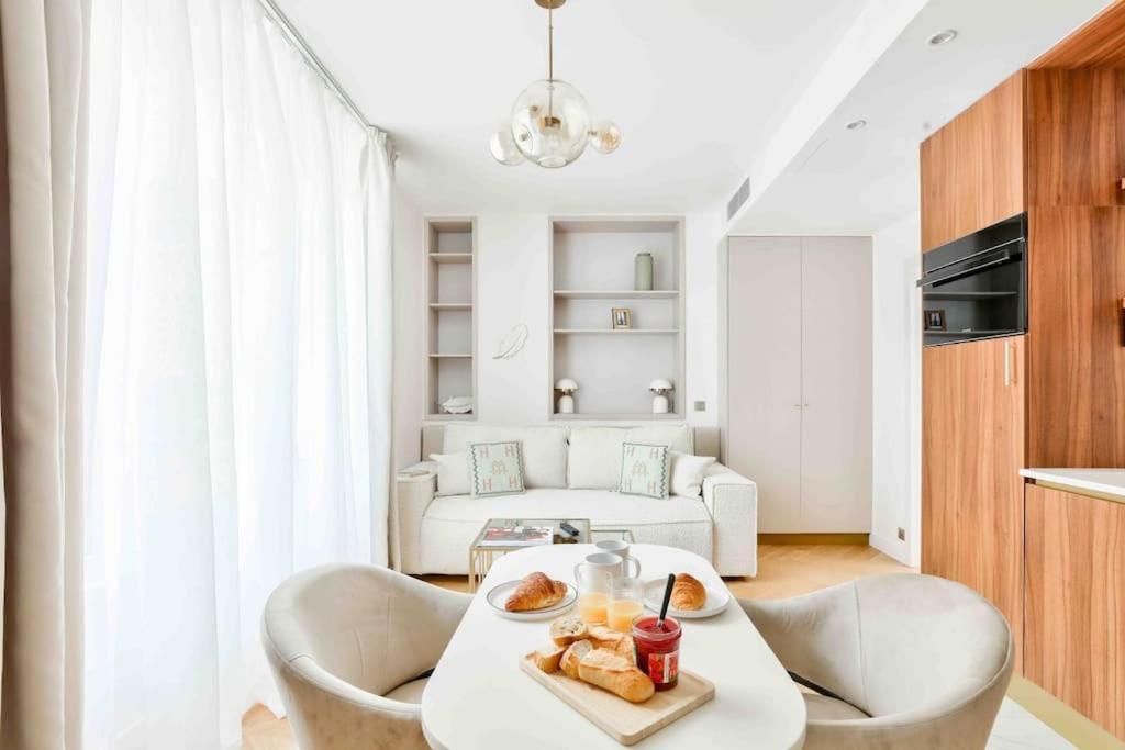 Romantic Getaway - Le Marais - With Ac Apartment Paris