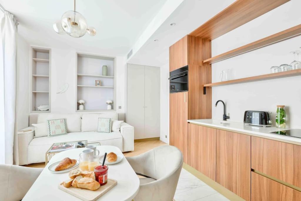 Romantic Getaway - Le Marais - With Ac Apartment