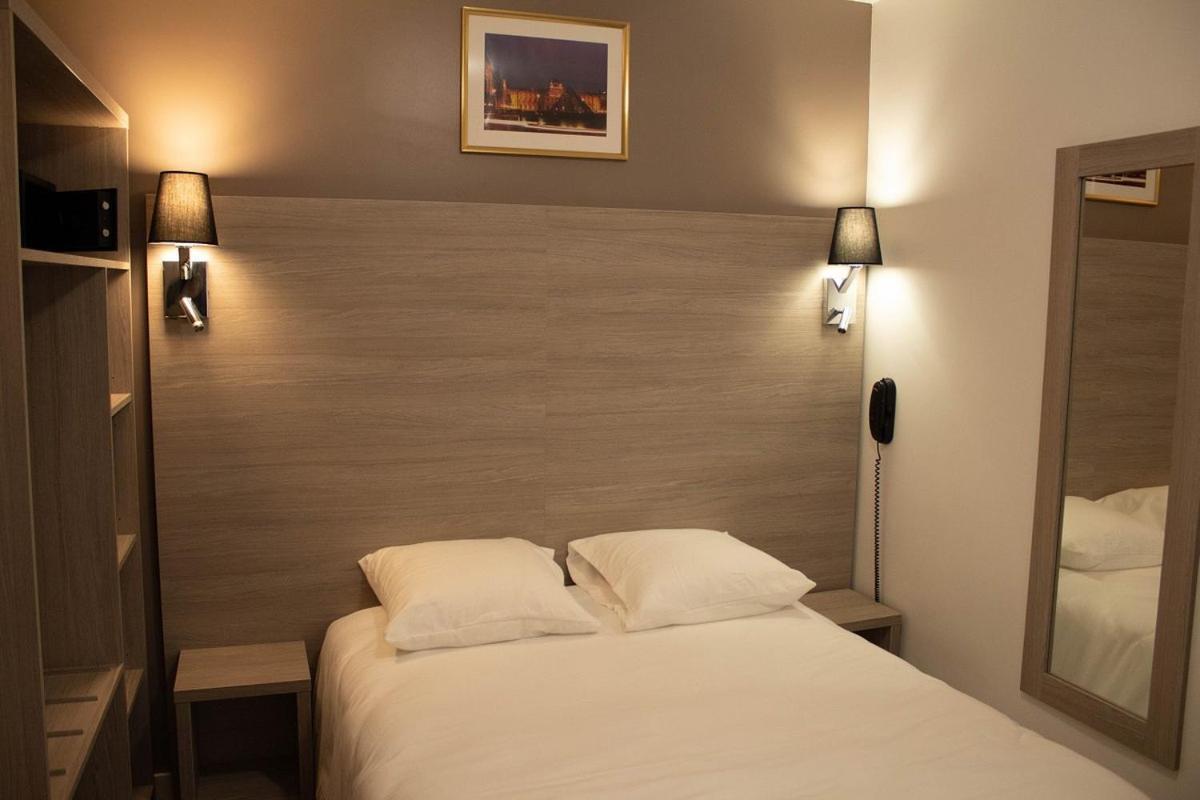 Hotel & Dreams