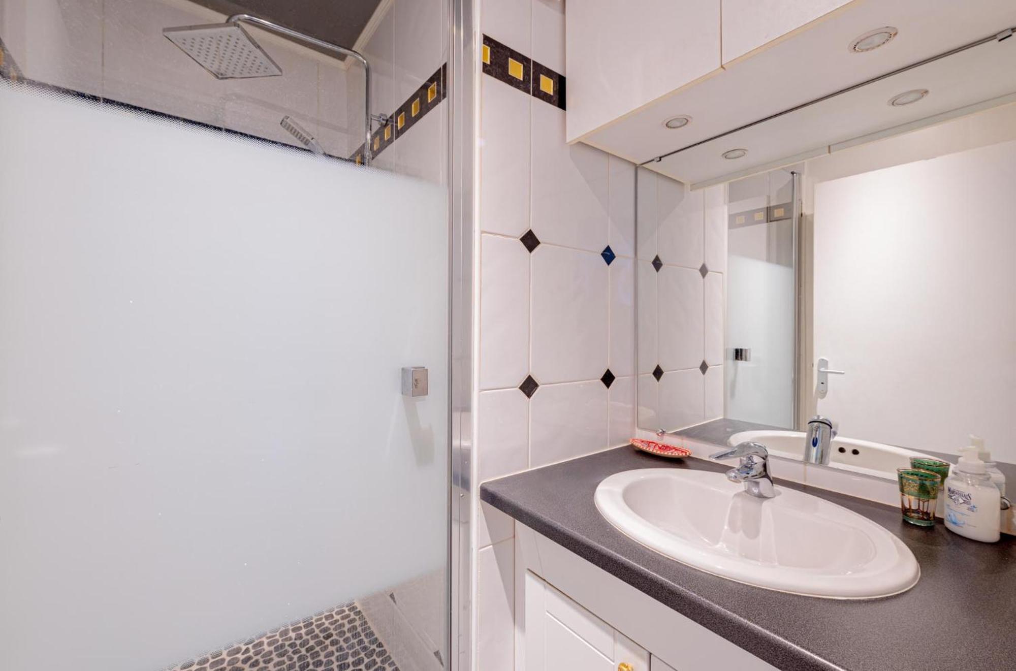 New - 3 Bedroom Flat With Eiffel Tower View Apartment Paris