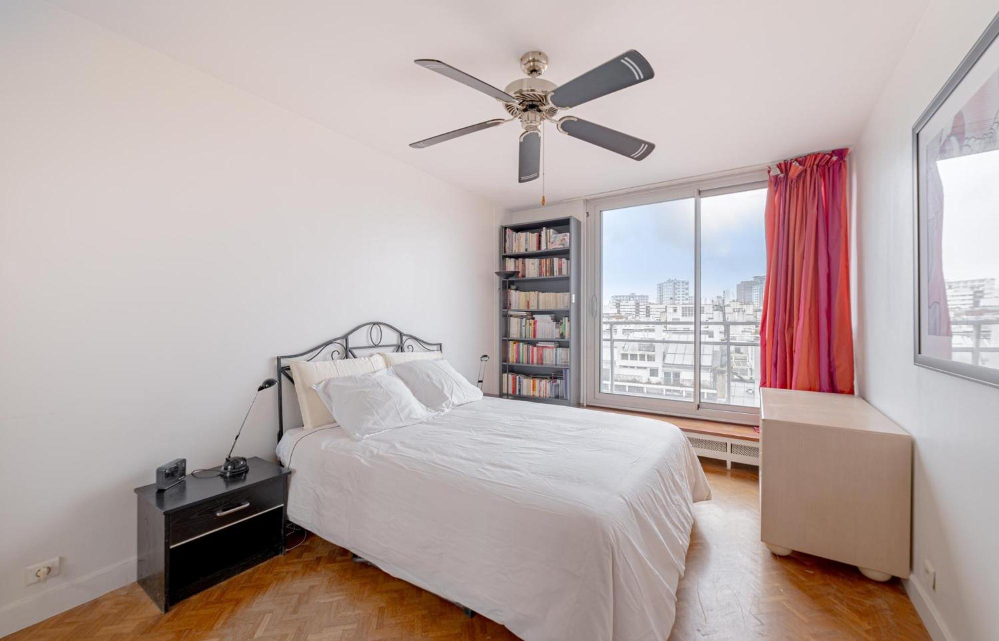 New - 3 Bedroom Flat With Eiffel Tower View