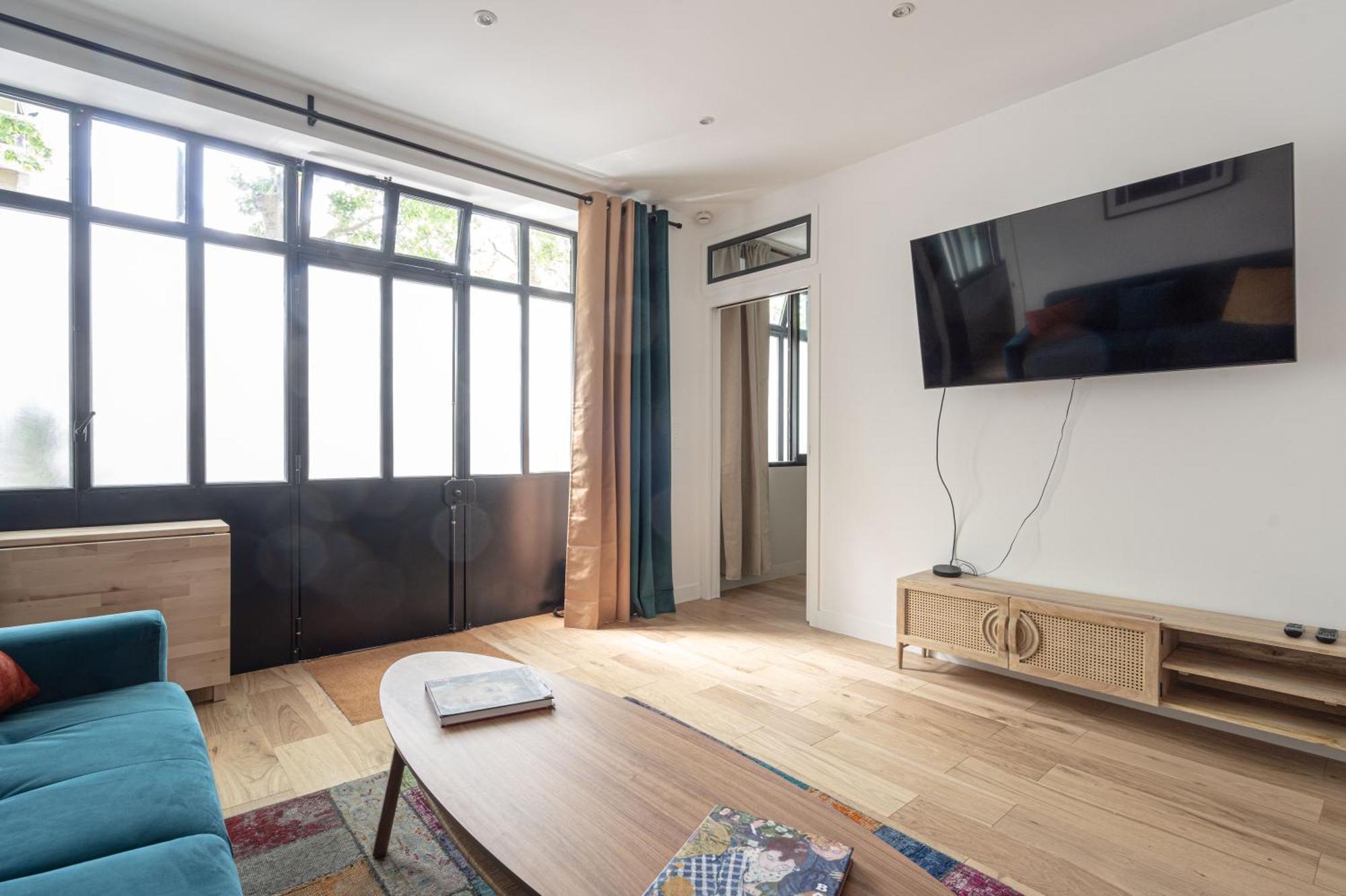 Grand Climatise 2br Avec Terrasse *