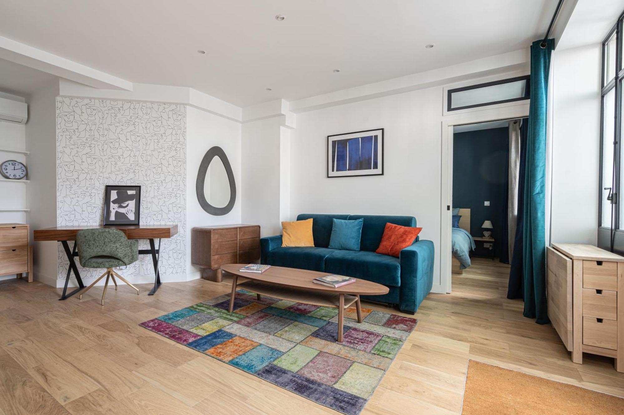 Grand Climatise 2br Avec Terrasse Paris