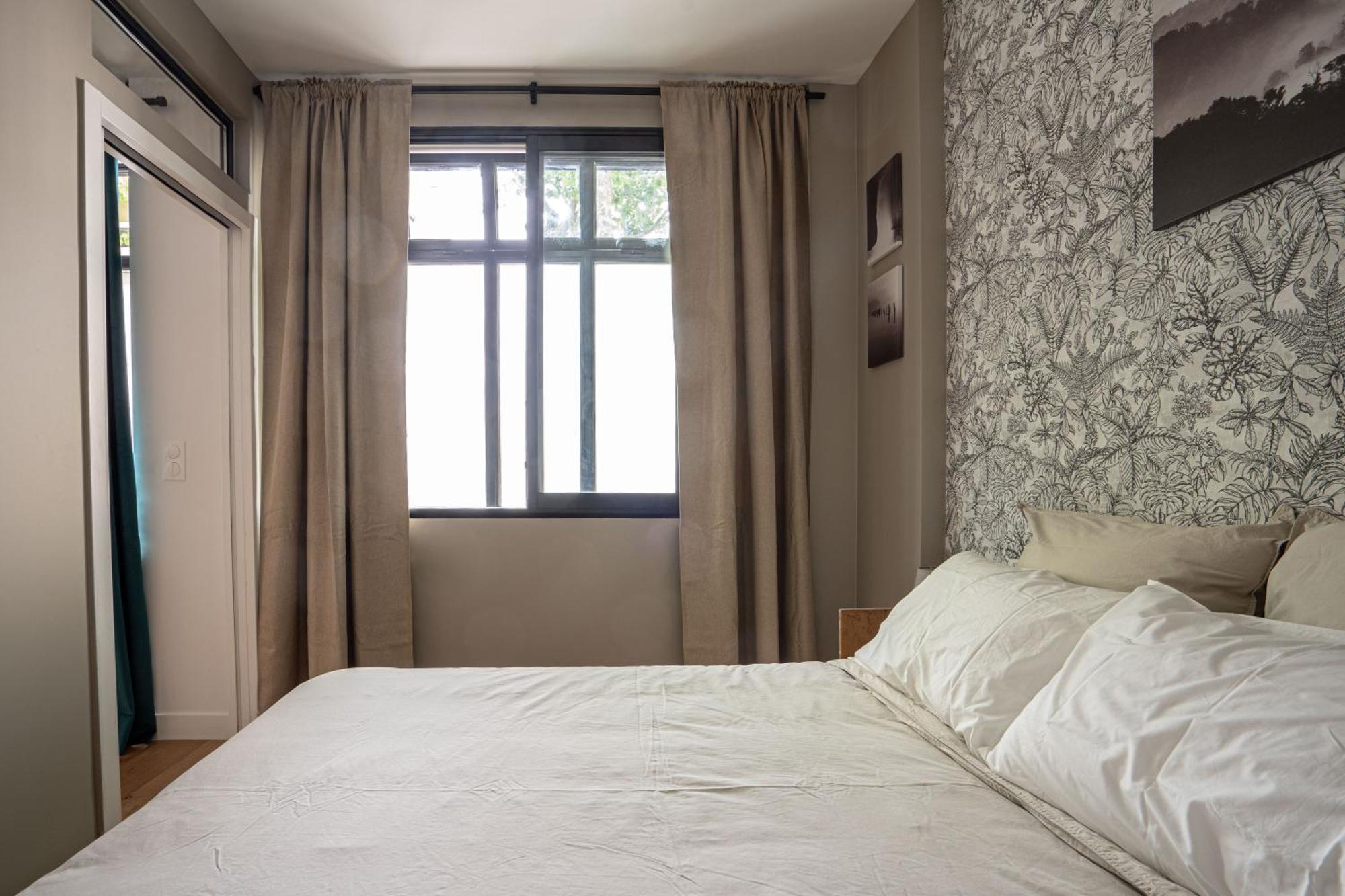Grand Climatise 2br Avec Terrasse * Paris