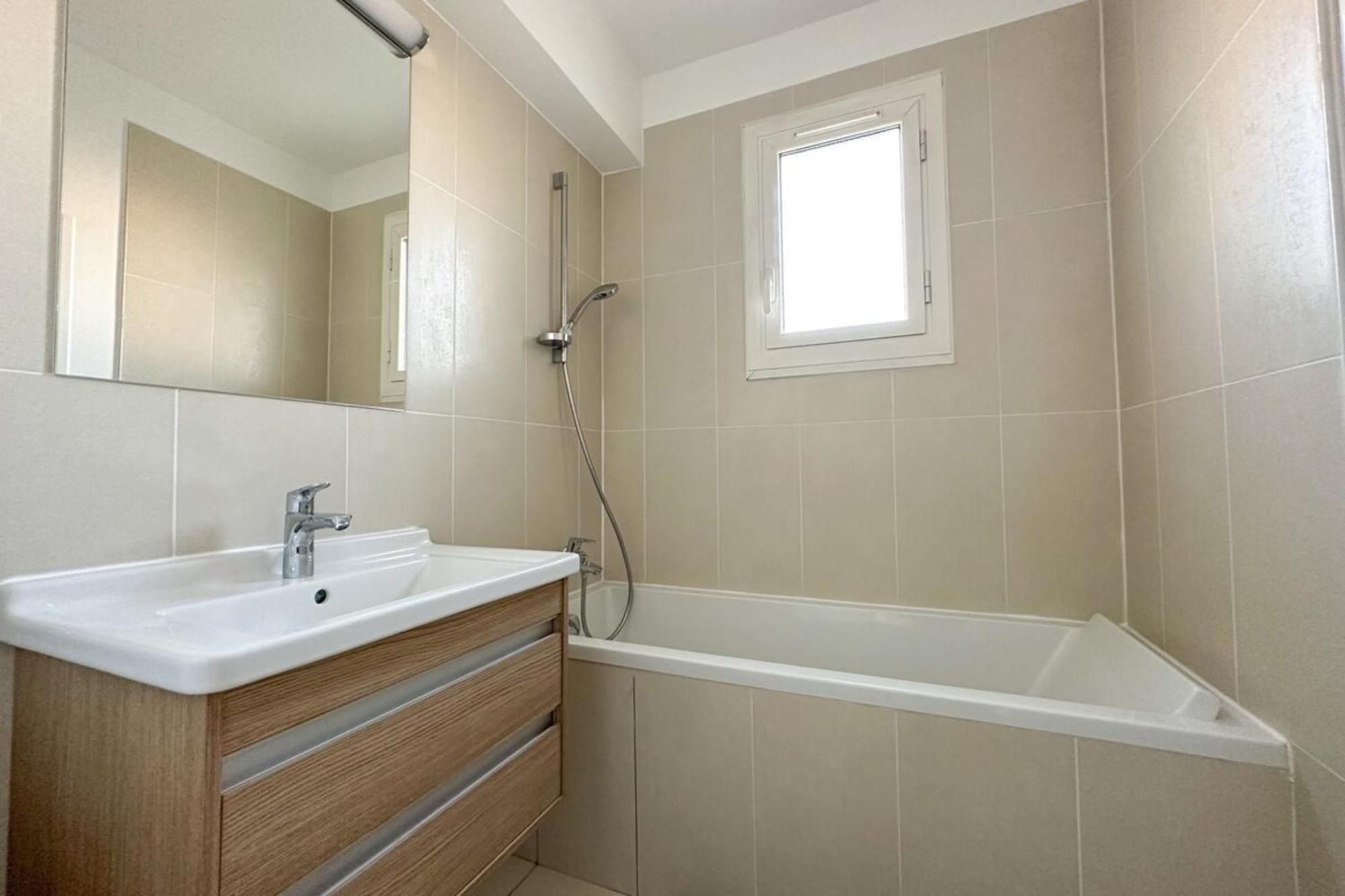 Flexliving - Whole - Remusat Apartment