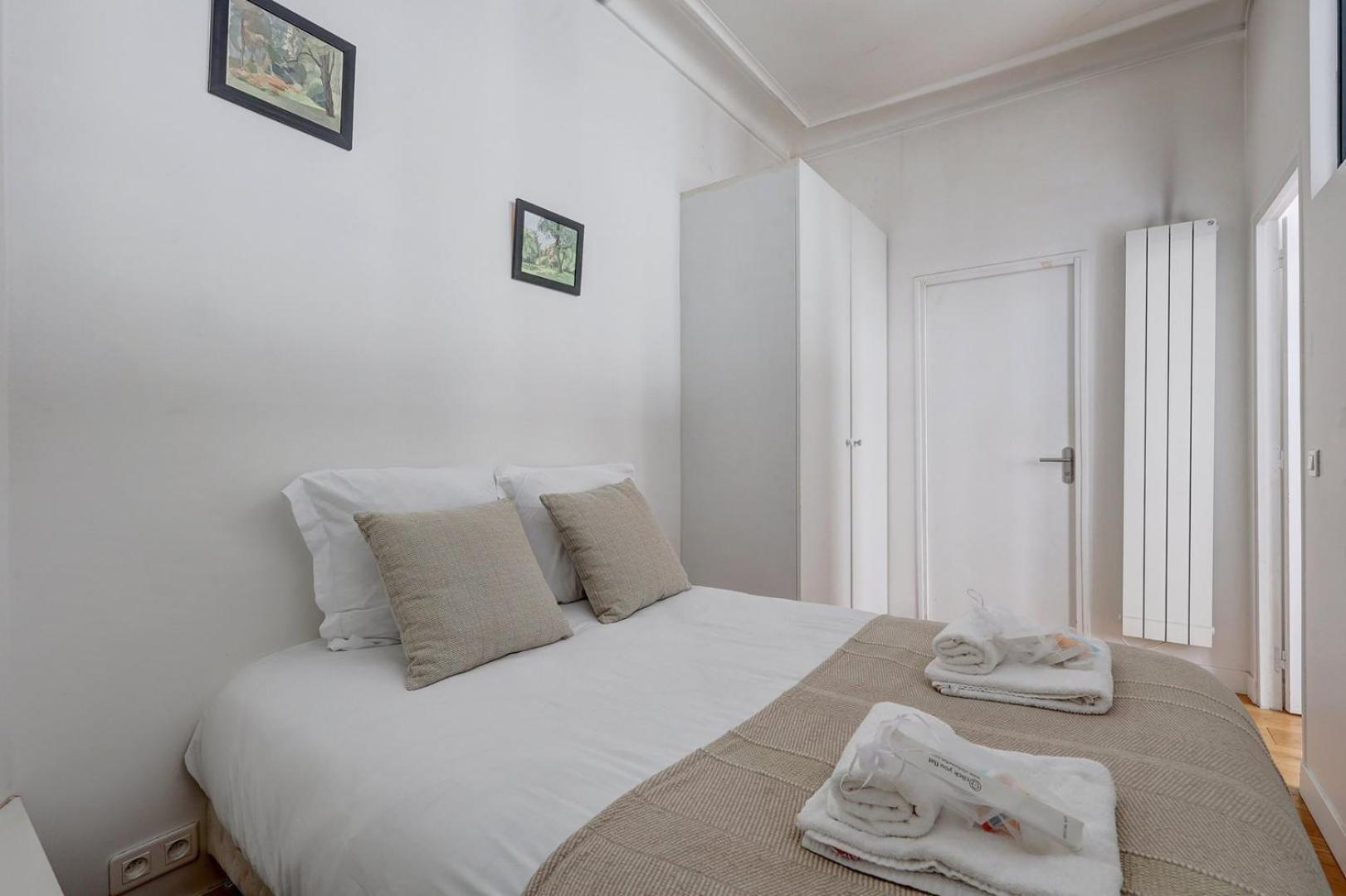 338 Montmartre - Superb In * Paris