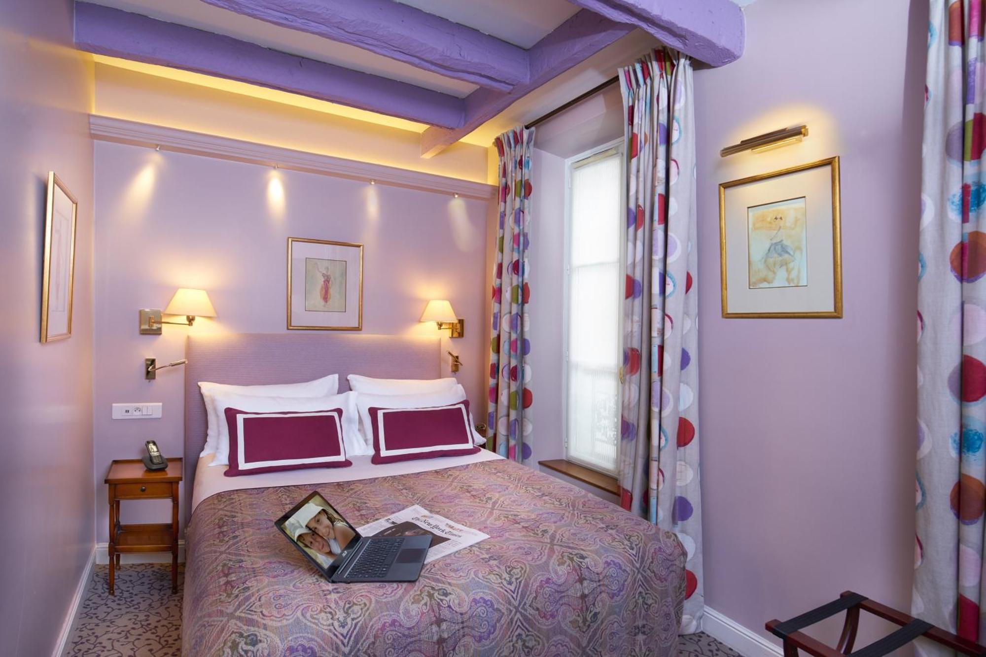 Le Relais Montmartre Hotel