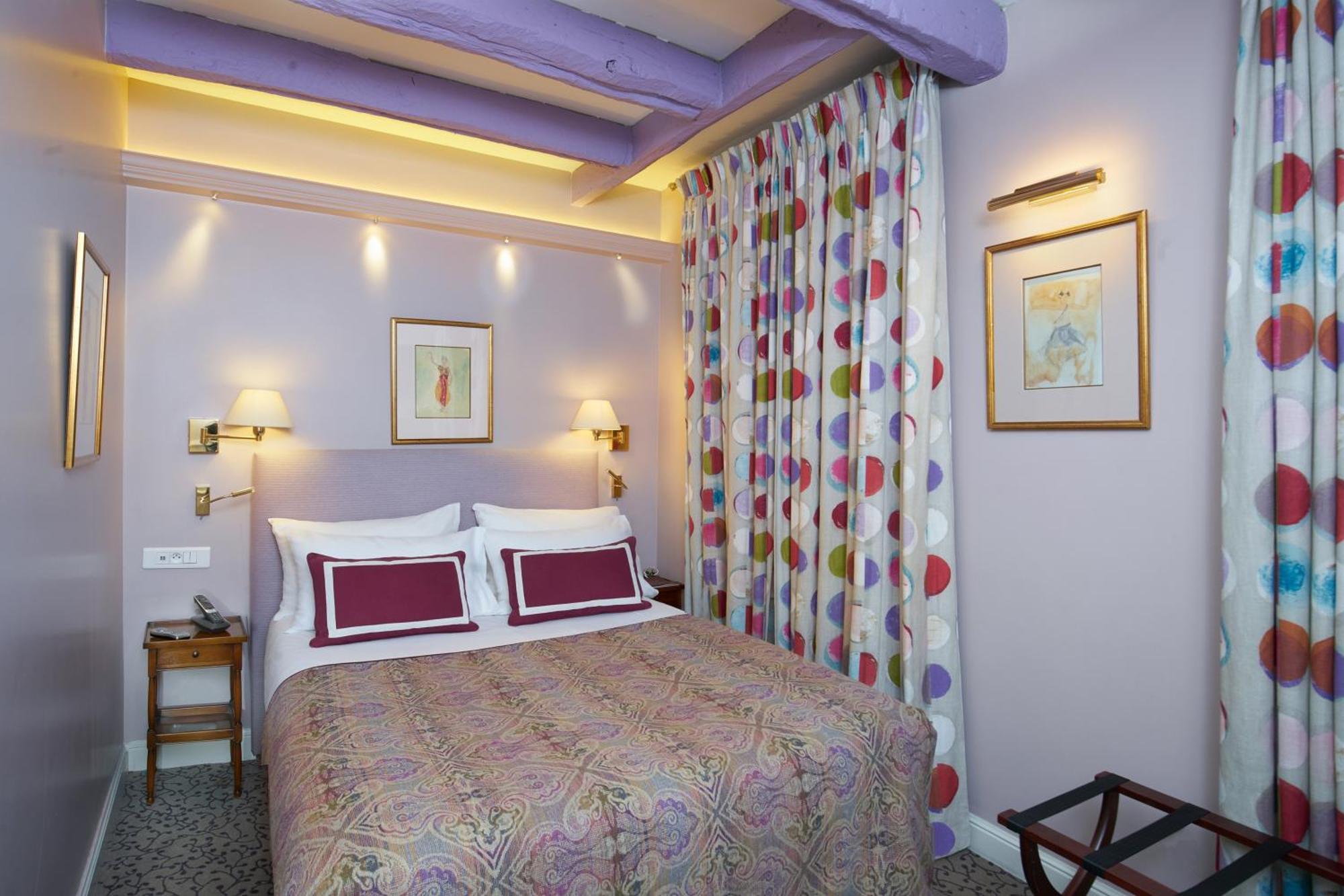 Le Relais Montmartre 4* Paris