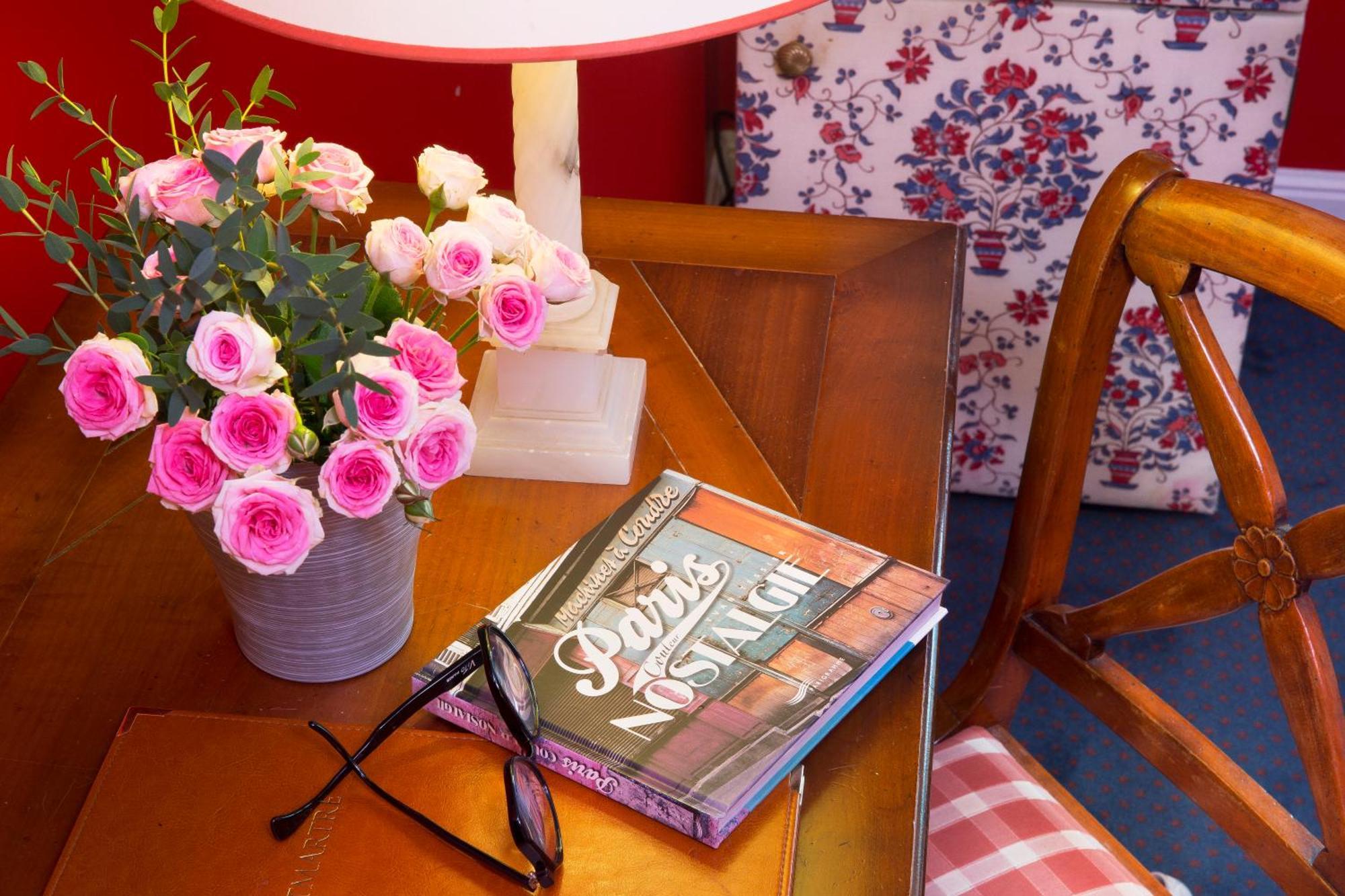 Le Relais Montmartre Hotel