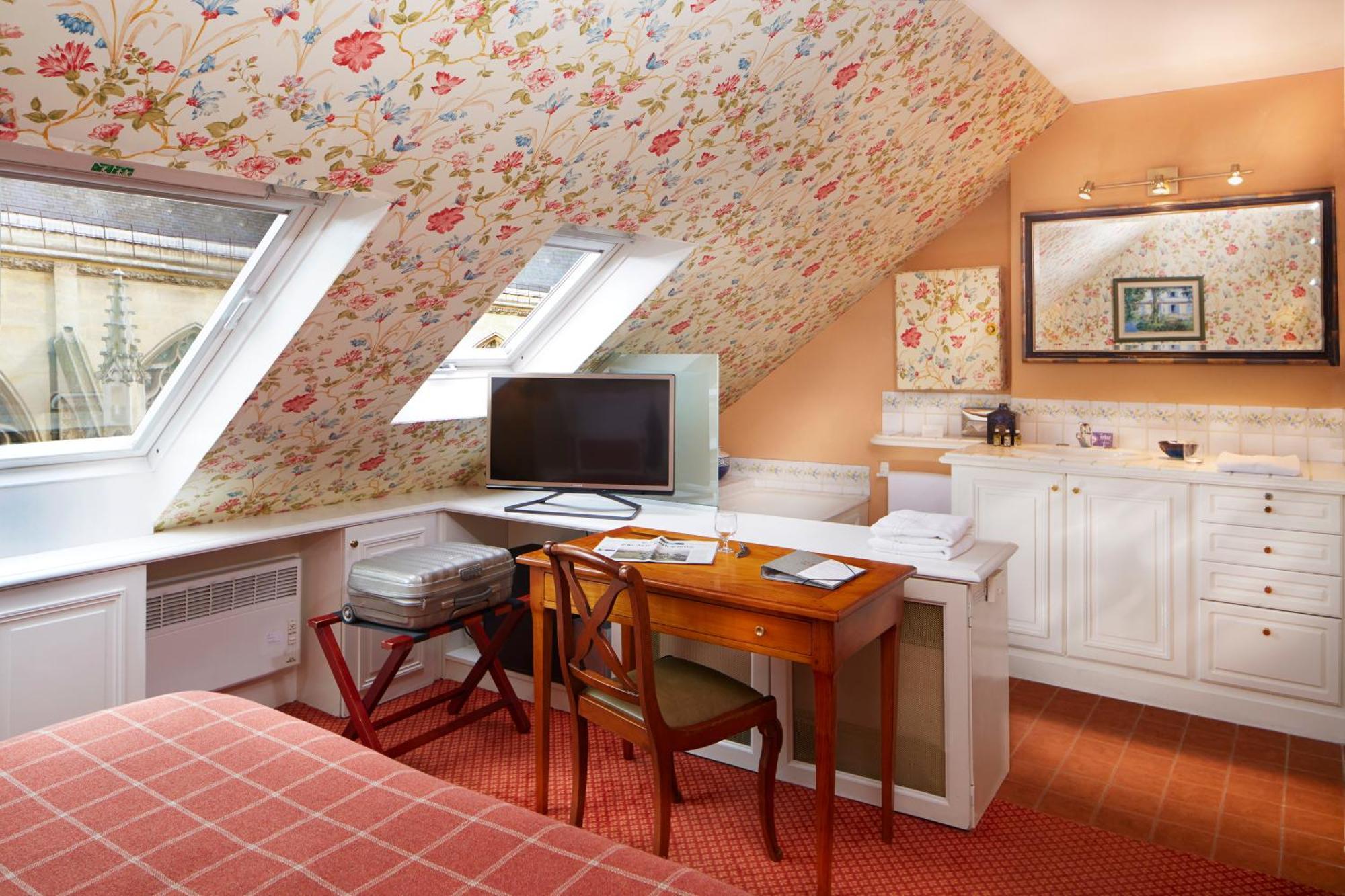Hotel Relais Du Louvre Paris