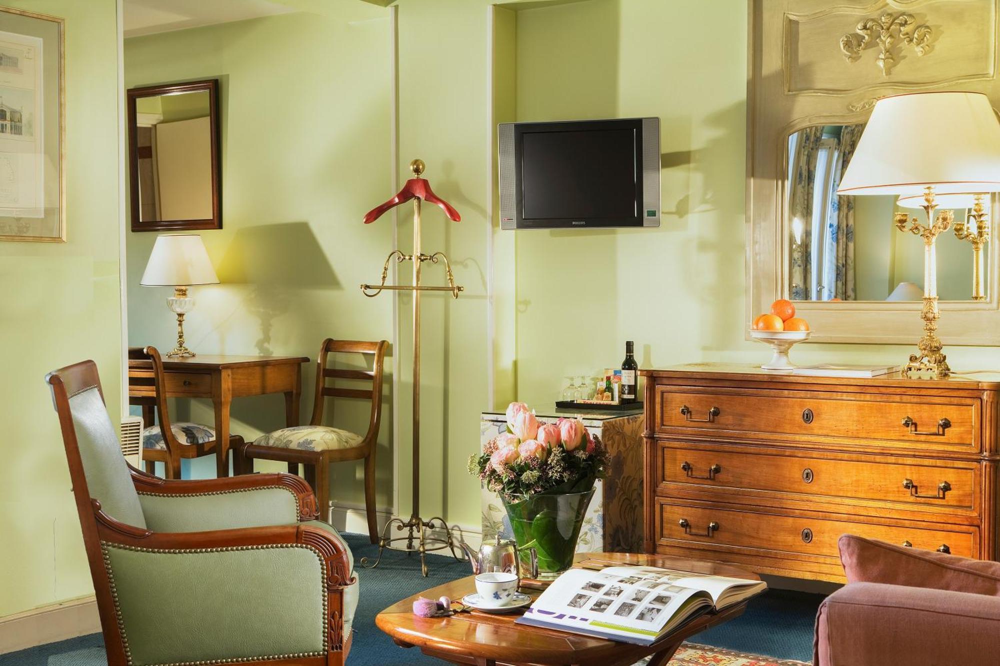 Hotel Relais Du Louvre Paris